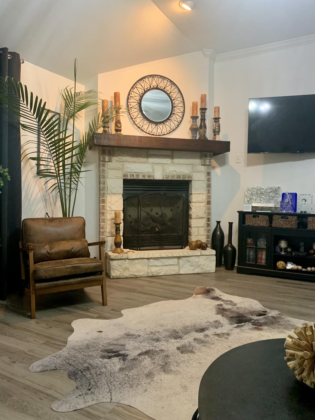 Cowhide Rug 5.2 x 6.3 Feet, Cow Hide Durable No-Slip Backing | Thickened Elastic, for Bedroom Living Room Home Office Western Decor customer photo 2