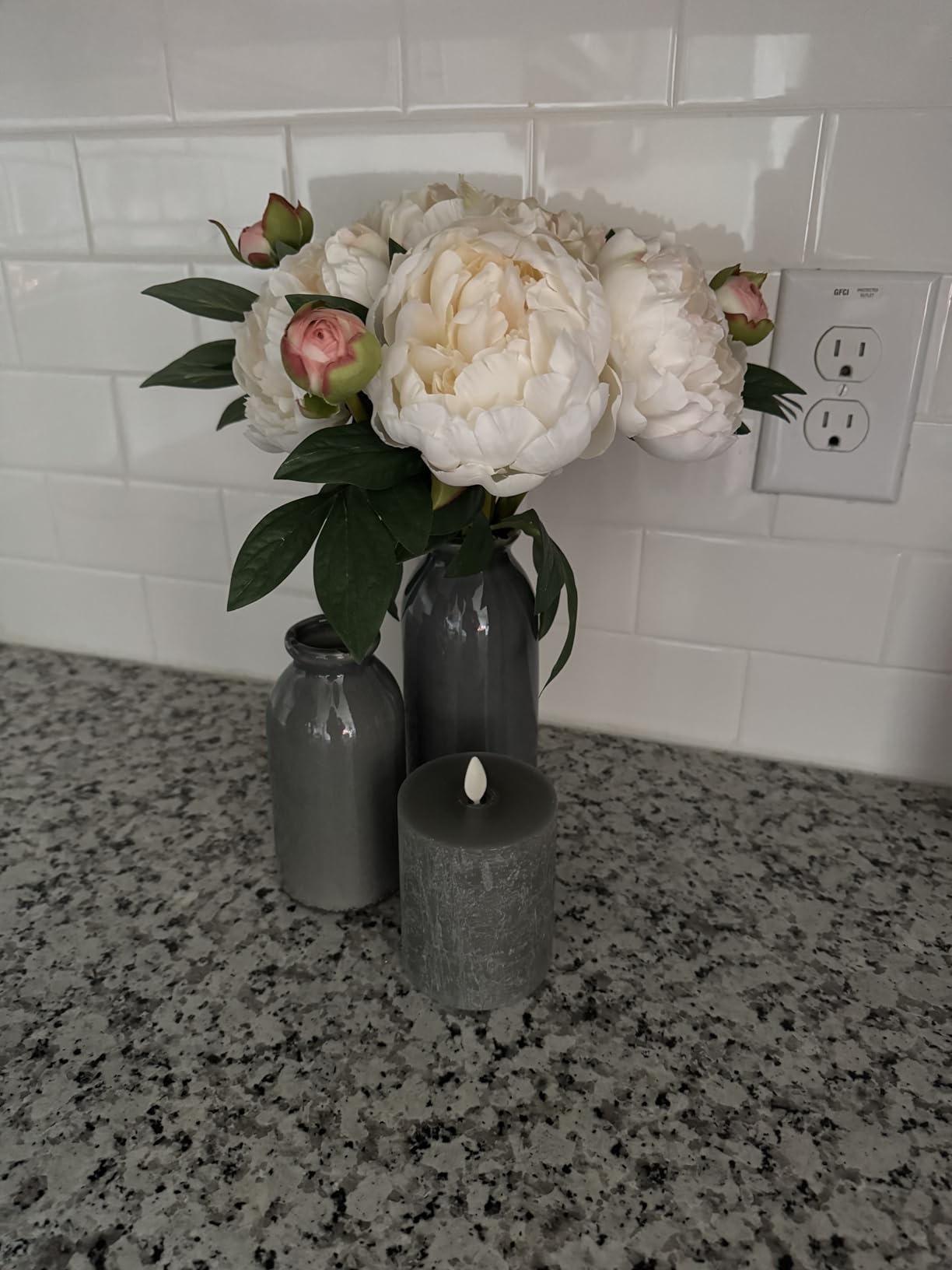 VICTOR & TERESA White Ceramic Vases Home Decor, Farmhouse Vase for Flowers, Flower Vase Set of 2, Rustic Decorative Vases for Pampas Grass, Table, Living Room, Shelf, Centerpieces, 8 inch customer photo 2