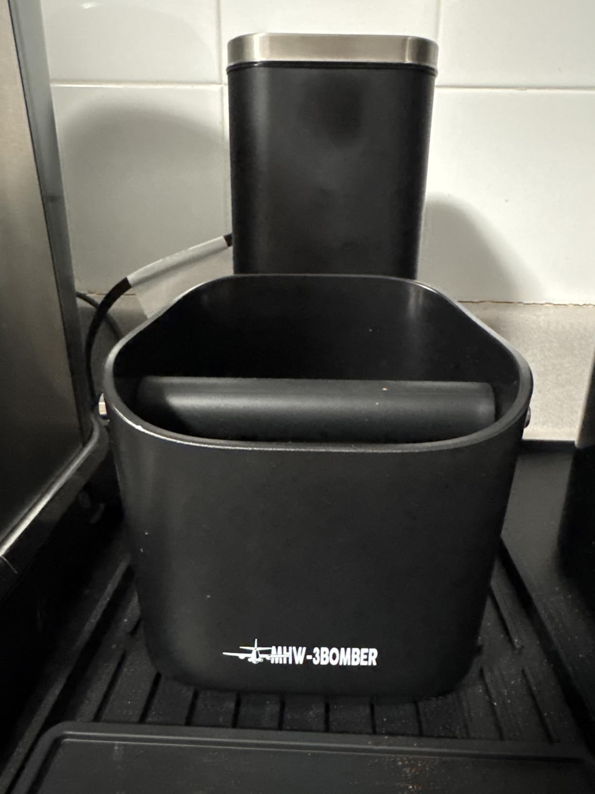 MHW-3BOMBER Espresso Knock Box, 1.2L (15 Cups) Coffee Knock Box with Removable Knock Bar and Anti-slip Pads for Espresso Puck, Coffee Ground, Durable Espresso Accessories, Black GB5967B customer photo 1