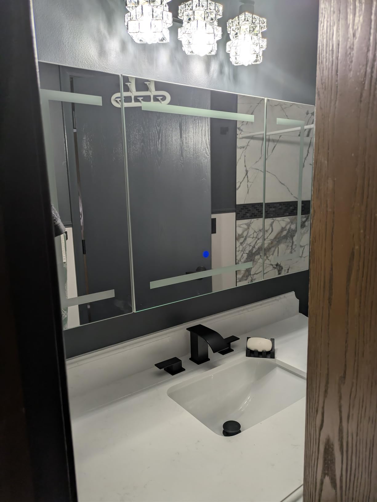 DICTAC Bathroom Medicine Cabinet with Mirror and LED Light, Wall Mounted Bathroom Mirror with Storage, 2 Doors Bathroom Wall Cabinet, Memory Dimmable 3 Color Temp, Adjustable Shelves, 31.5''x23.6'' customer photo 1