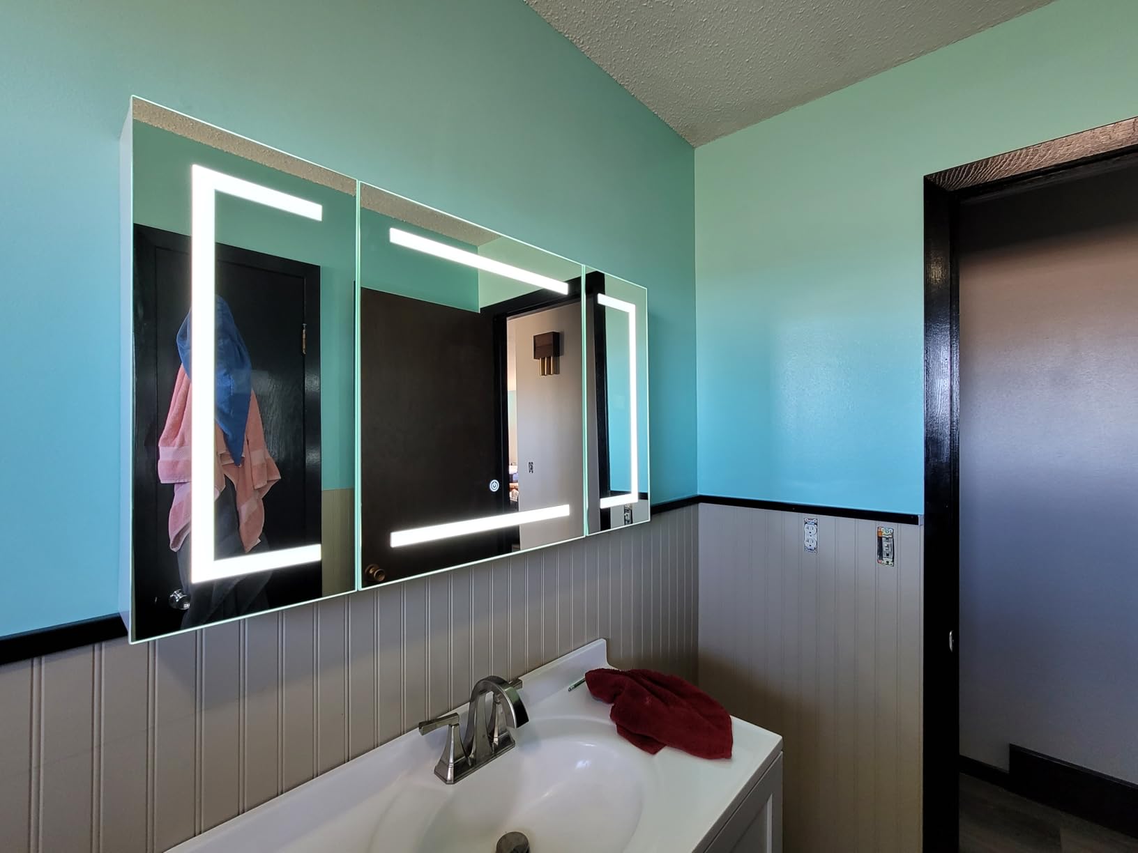 DICTAC Bathroom Medicine Cabinet with Mirror and LED Light, Wall Mounted Bathroom Mirror with Storage, 2 Doors Bathroom Wall Cabinet, Memory Dimmable 3 Color Temp, Adjustable Shelves, 31.5''x23.6'' customer photo 2