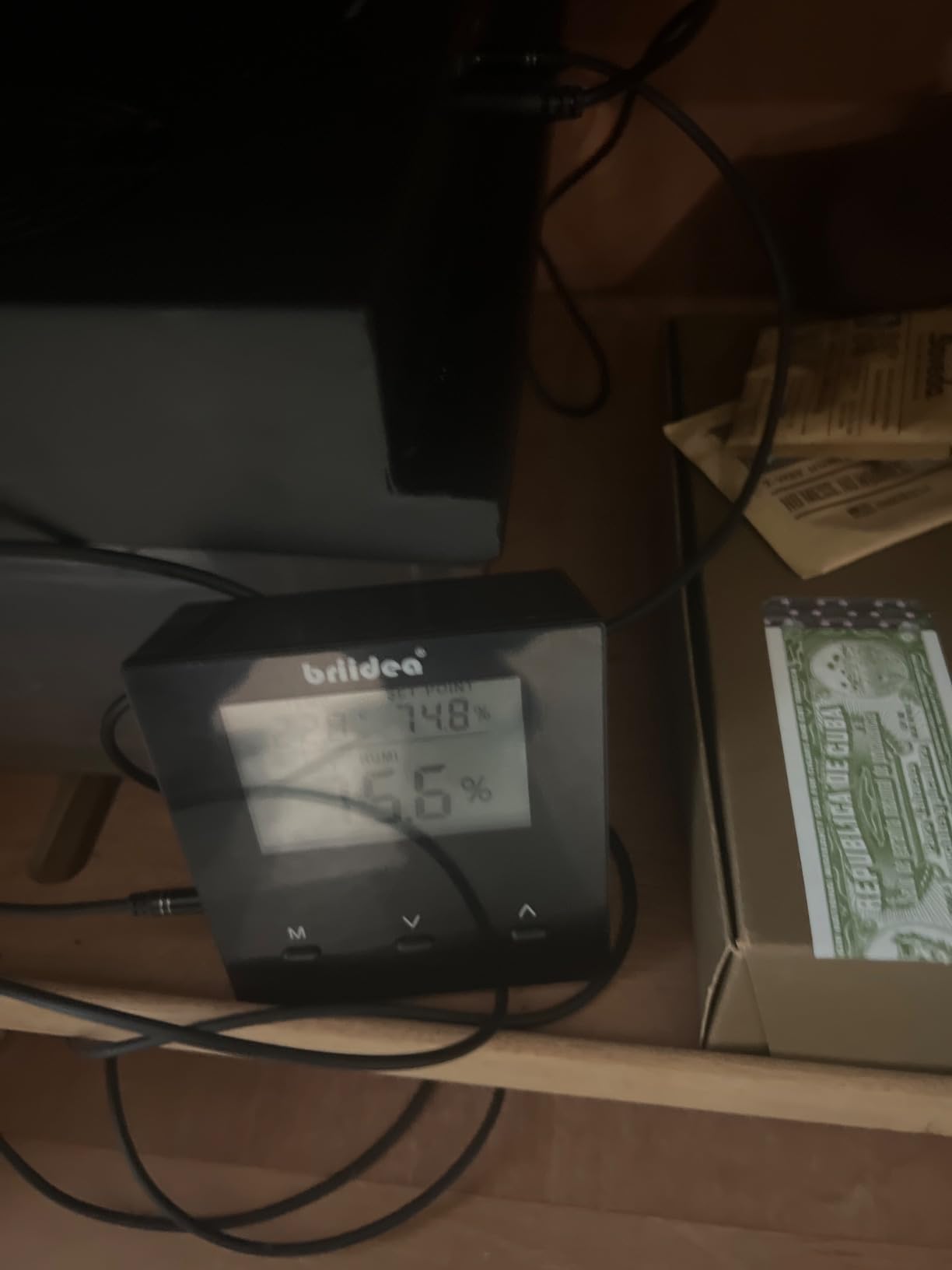 Briidea Electric Humidifiers for Cabinet (10-50 Cubic Ft.), 30% RH~80% RH Humidity Setting Values, Perfect Monitoring Temperature and Humidity, 12V Adapter Power Supply customer photo 1