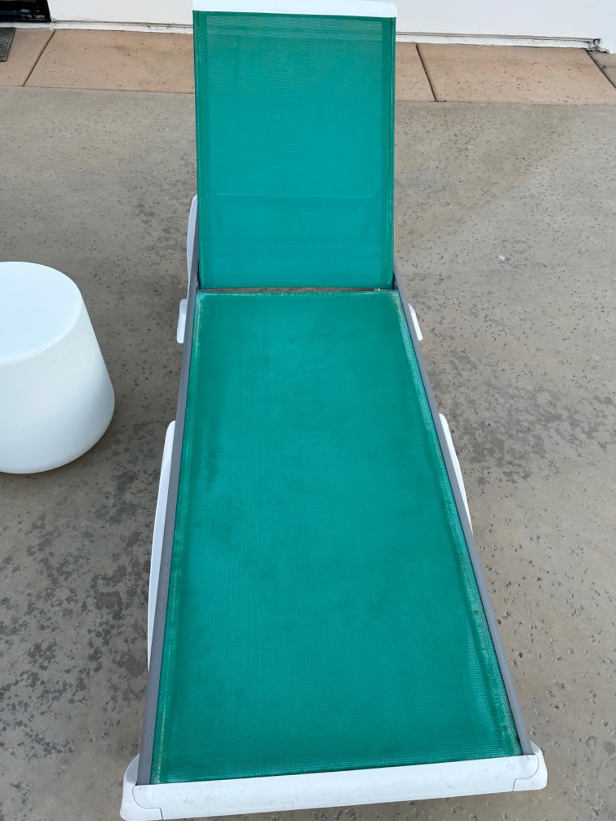 Kozyard 3-Piece Outdoor Chaise Lounge Set Fully Flat Adjustable Lounger | Aluminum Frame, Resin Legs, Textilene Fabric for Poolside, Backyard, Beach (Aqua, 2 Chairs + Table) customer photo 2