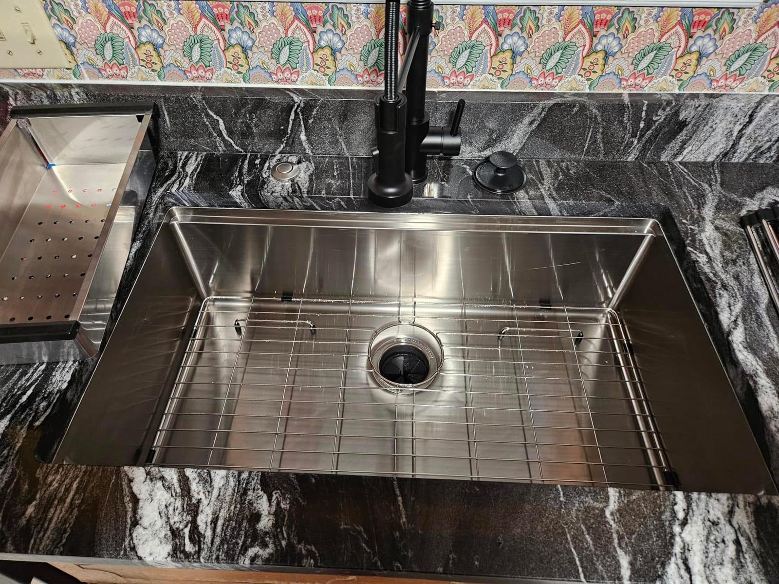 Kichae 32 Undermount Kitchen Sink Stainless Steel 16 Gauge Workstation | 32x19 Undermount Sink Single Bowl Under Counter R10 Round Corner Deep Handmade Basin with Cutting Board customer photo 1