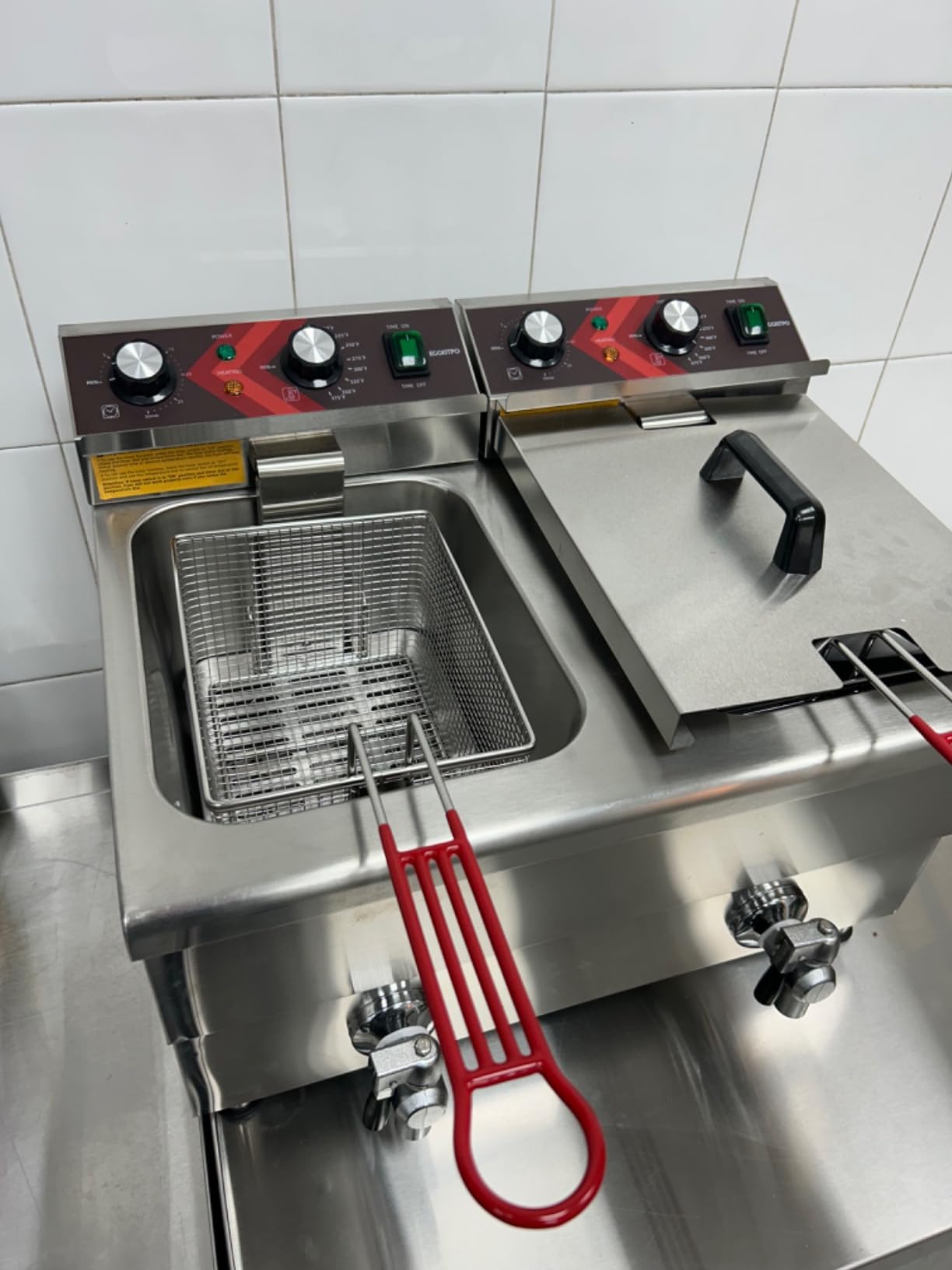 EGGKITPO Commercial Fryer Stainless Steel Electric Deep Fryer with Oil Filtration and Timer 24L Large Capacity Dual Tank Fryer with Baskets and Lids Countertop Deep Fryer for Restaurant Use 120V 3500W customer photo 1