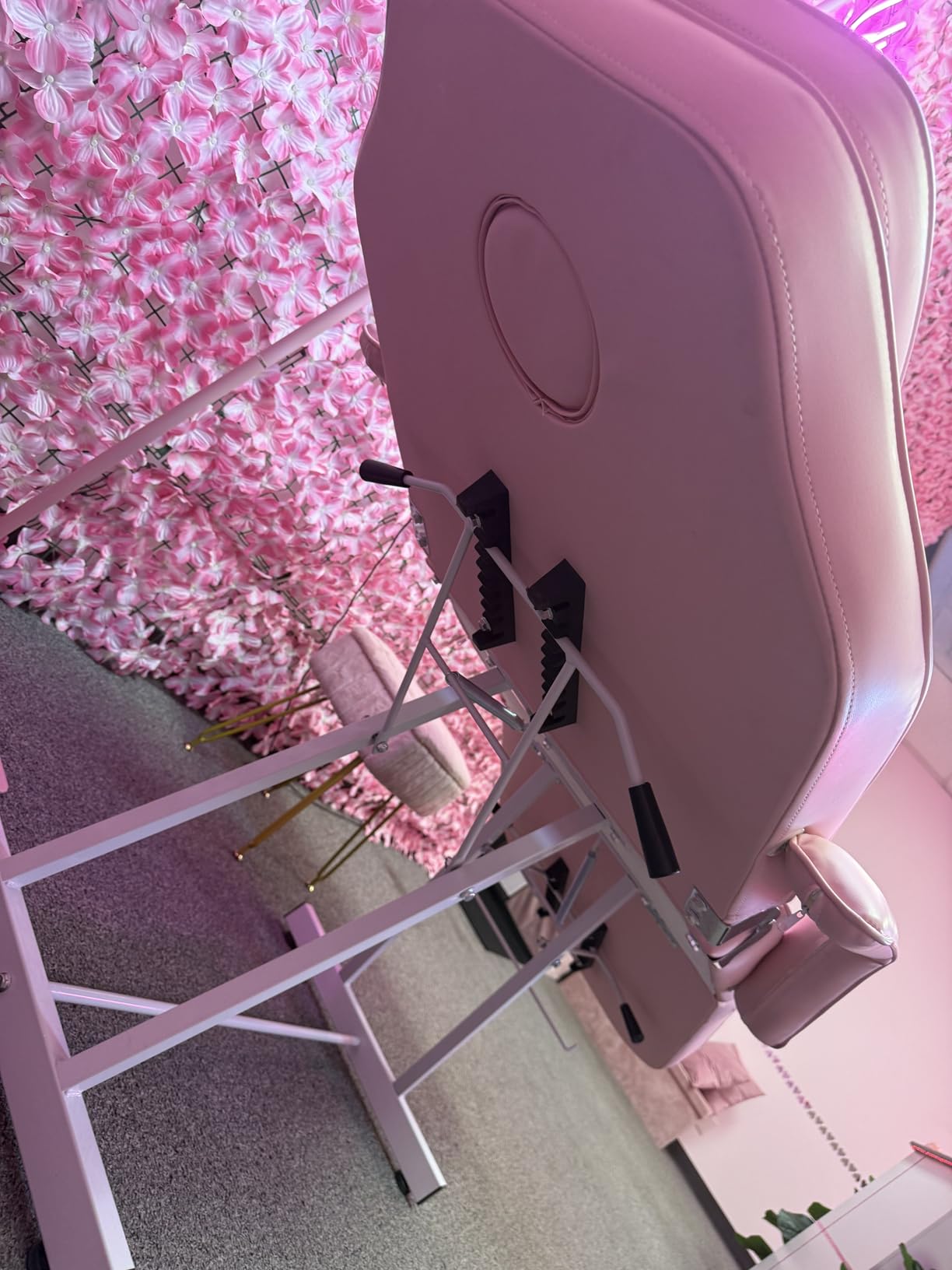 LOUVIXA Tattoo Chair, Adjustable Facial Chair 73 Inch Salon Bed with Hydraulic Stool for Professional Massage Beauty Spa (White) customer photo 2
