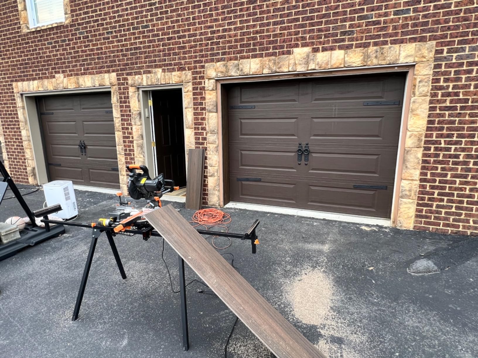 WEN Universal Collapsible Miter Saw Stand, 350-Pound Capacity (MSA200) customer photo 2