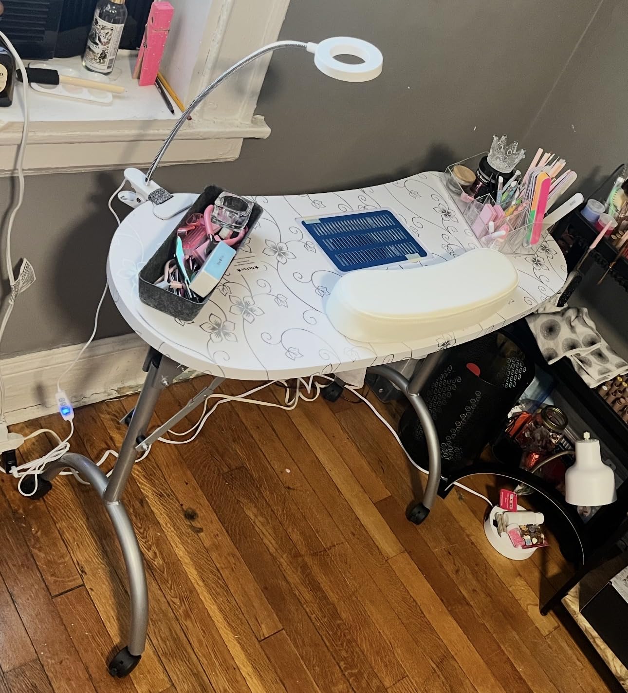 WELLHUT Nail Table All-in-One Manicure Desk w/Electric Dust Collector, LED Nail Lamp, Carry Bag & Wrist Cushion, Mobile Nail Desks w/Universal Mute Wheels for Manicurists Home Spa Beauty Salon customer photo 2