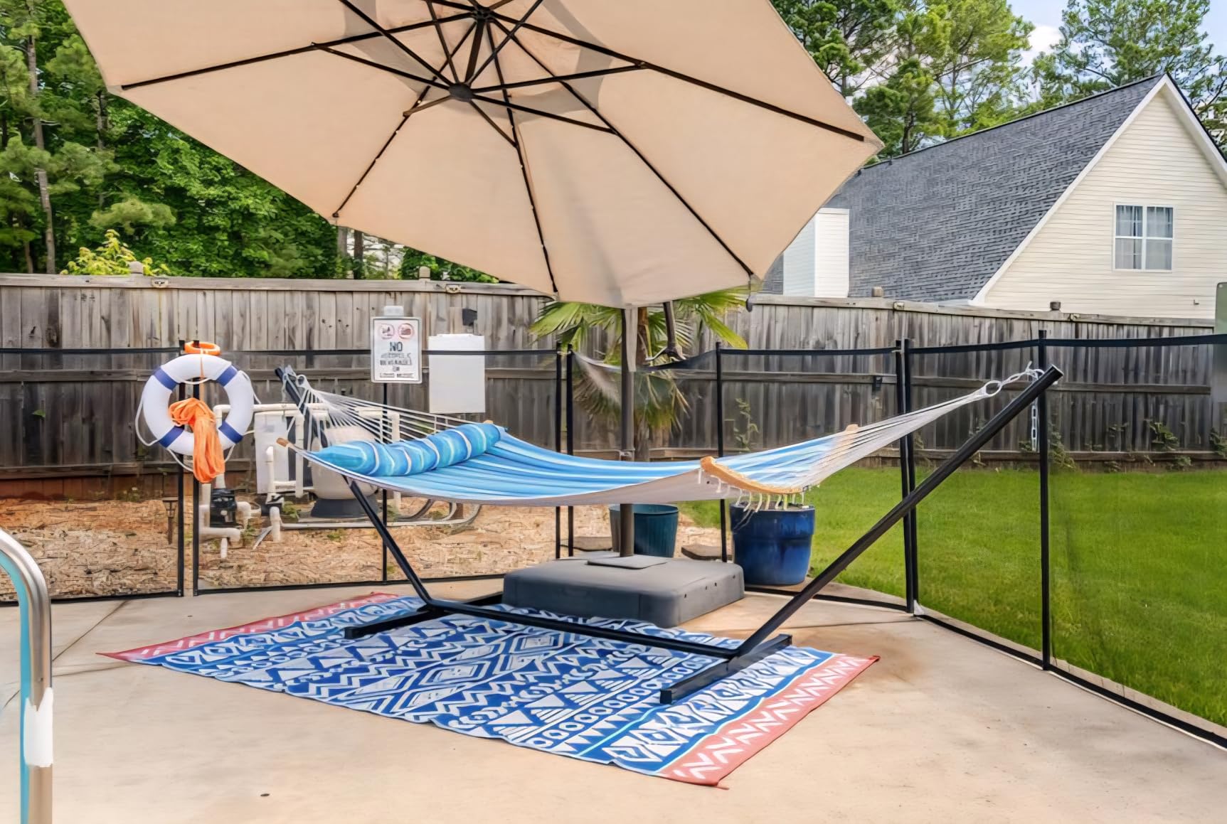 Kalafun Outdoor Rug 5x8 ft, Polypropylene UV-Stabilized Reversible Area Rug, Waterproof Non-Slip Indoor Outdoor Rug for Patio Deck RV Camping, Grey & White customer photo 1