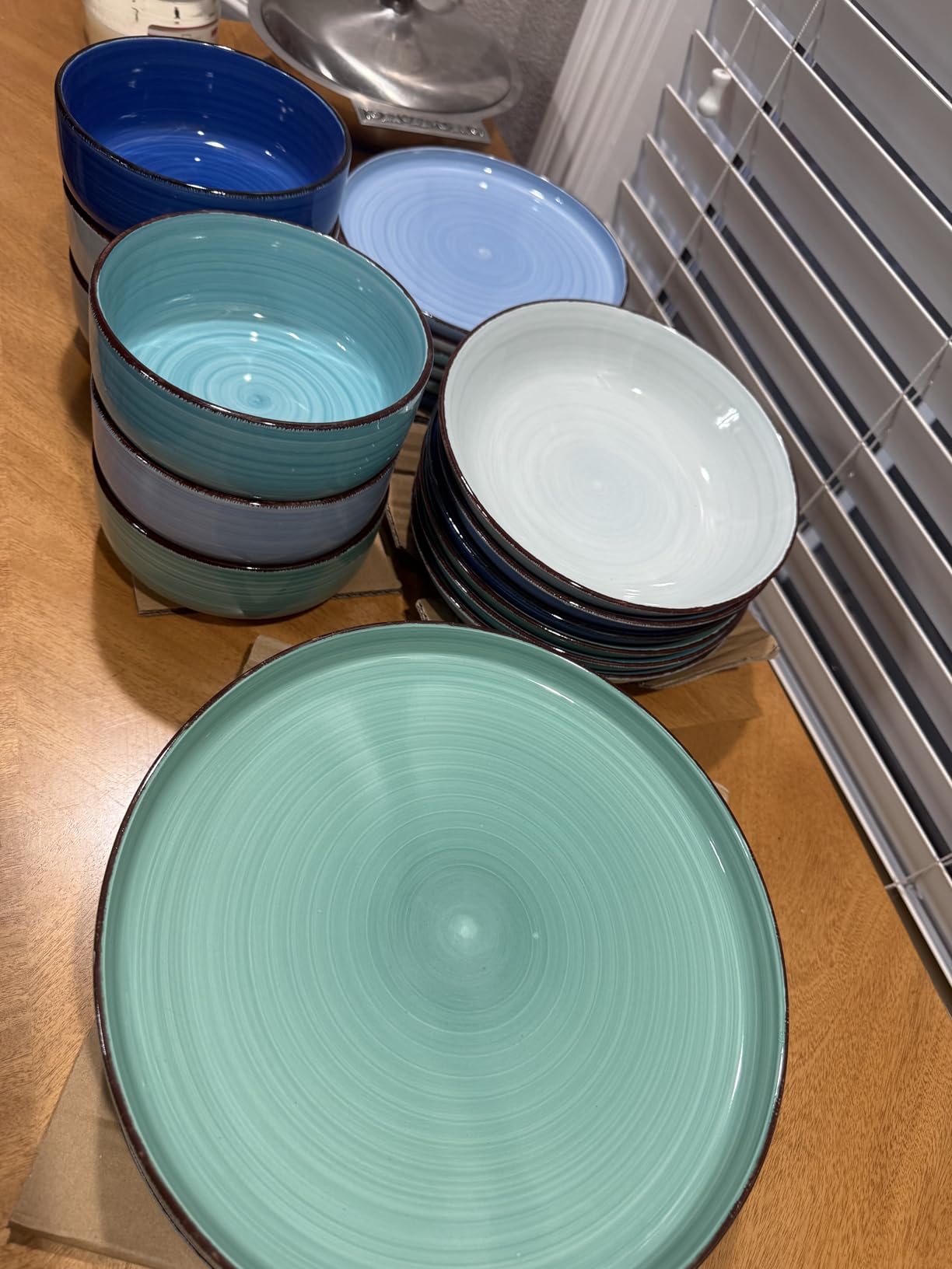 vancasso Bonita Blue Dinnerware Sets, Plates and Bowls Set for 4, 12 Pieces Stoneware Dinnerware Set, Dishwasher and Microwave Safe customer photo 1