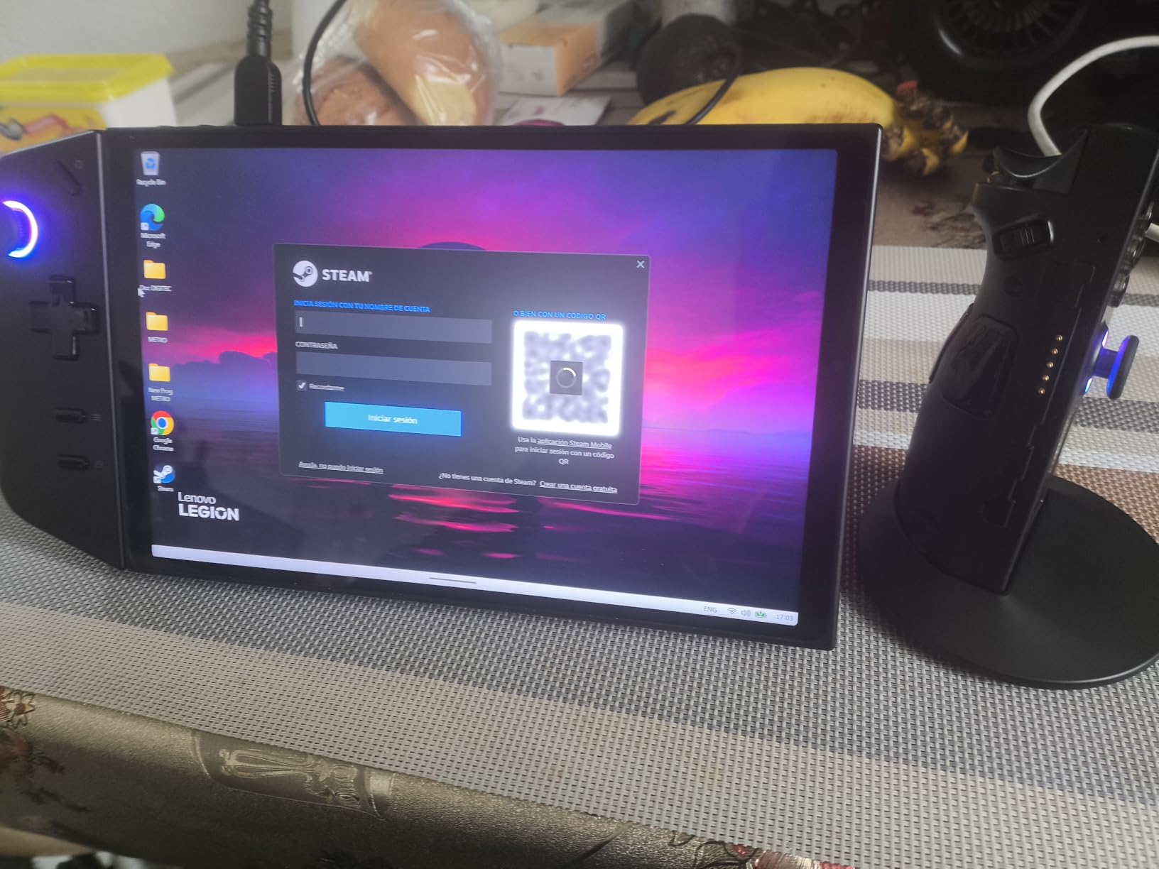 Lenovo Legion Go Gaming Handheld - WQXGA IPS 144Hz 8.8