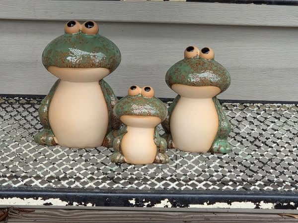Frog Garden Decor Set of 3,Funny Cute Ceramic Frog Garden Statues Yard Decoration Outdoor Holiday Decorations,Ideal Ornament for Outside Pond Pool Patio Front Porch Backyard (Green) customer photo 2