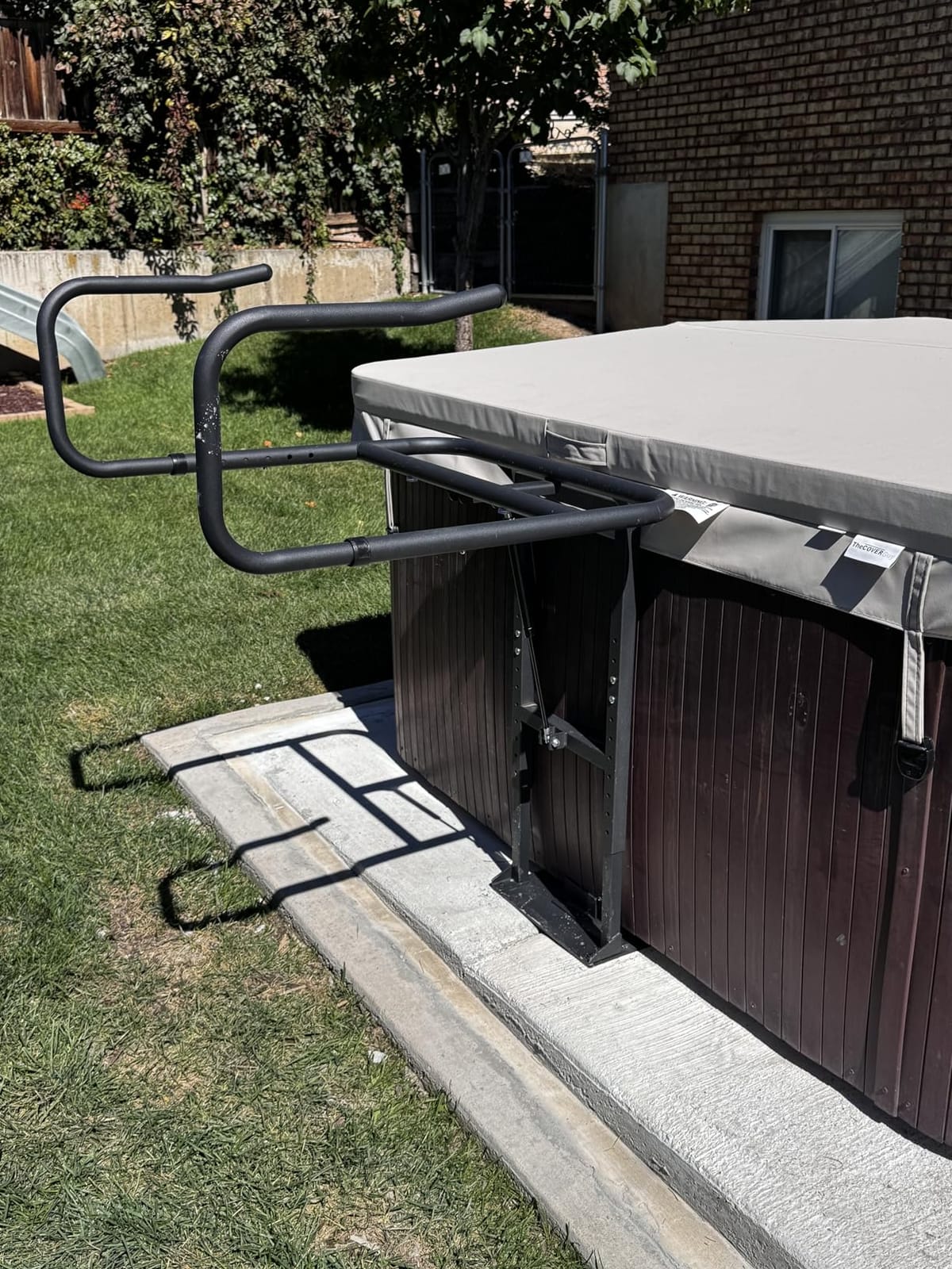 Premium Hydraulic Hot Tub Cover Lift, Upgrade Adjustable U-Arms Spa Cover Lifter for Hot Tub Spas, Black customer photo 2