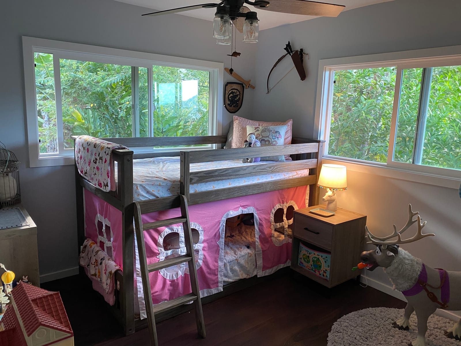 Max & Lily Fundamental Twin Low Bunk Bed, Kids Solid Wood Modern Bed Frame with Strong Wooden Slats, Non-Toxic Finishes, High Weight Capacity, White customer photo 2