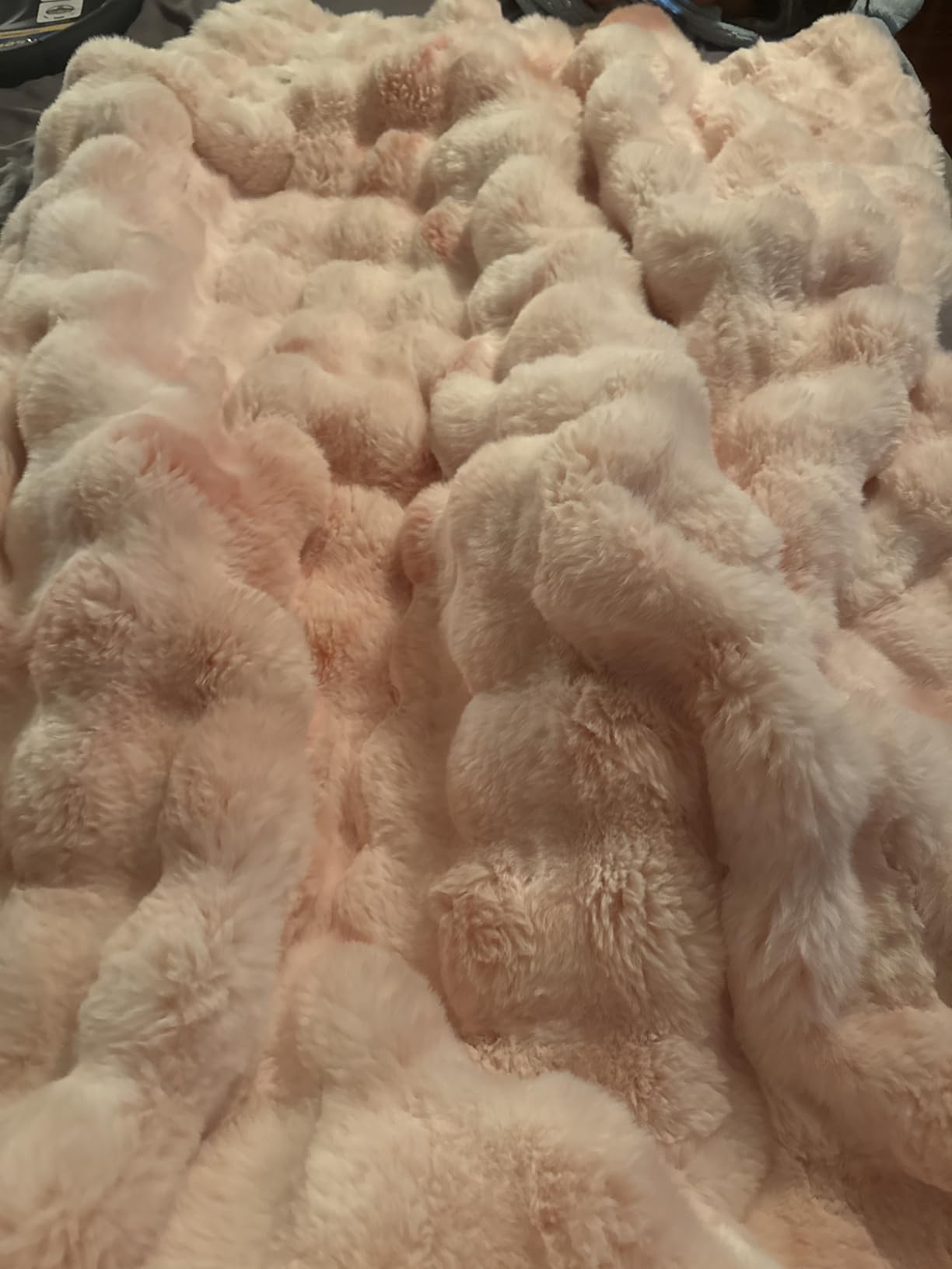 Bedsure Faux Rabbit Fur Blanket Throw XL Big Size, Fluffy Fuzzy Large Throw Blanket for Chair Sofa, Soft Cozy Bedding Coloring Couch Cover, Thick Warm Plush Women Men Gifts, Tie-dye Taupe, 50