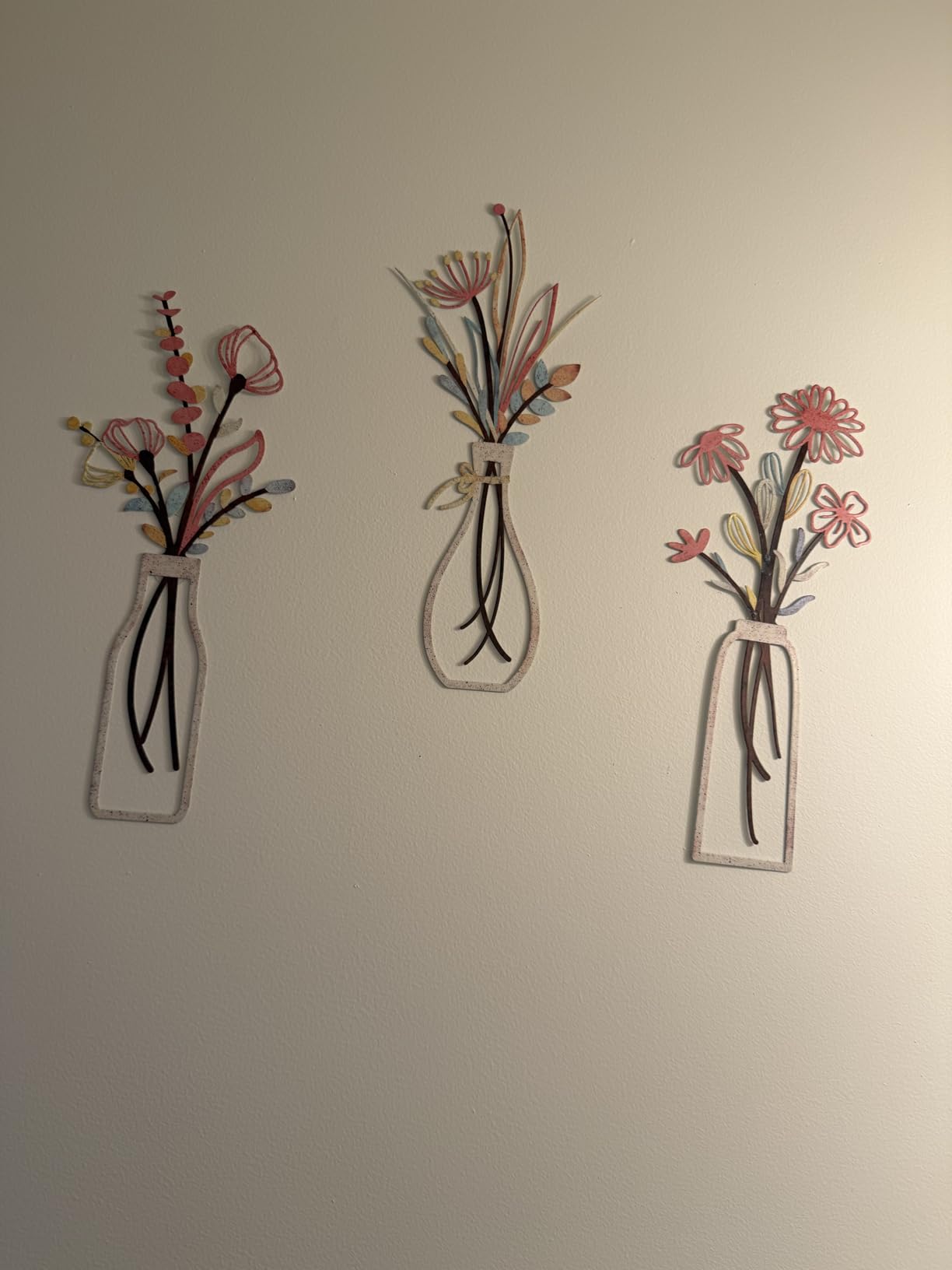 Pigort 3 Pieces Metal Flowers Wall Art- Rustic Farmhouse Decor Minimalist Decor for Living Room Bathroom Bedroom Dining Room, Housewarming Gifts Christmas Decoration(Beige, Vase-C) customer photo 2