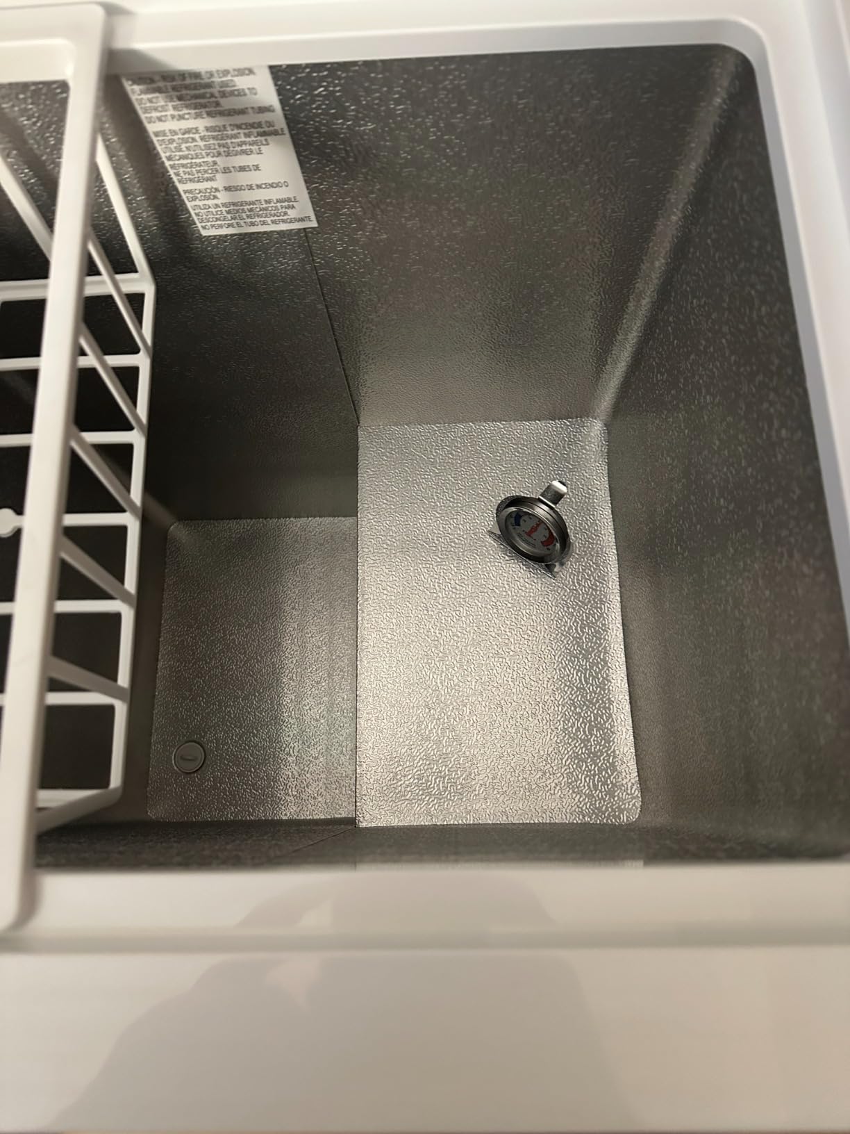 BLACK+DECKER 16.2 Cu. Ft. Chest Freezer, R600a Refrigerant, BCF1620E, White | Deep Freezer with Top Opening, Chest with 2 Removable Storage Baskets, Mechanical Temperature Control, Manual Defrost customer photo 2