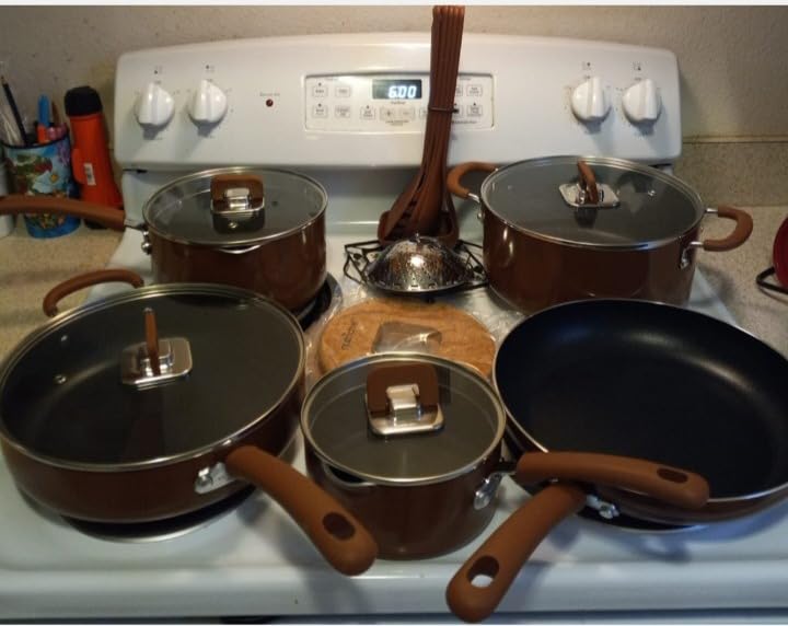 NutriChef 17pcs Black Stackable Pots and Pans Set, Nonstick Induction Cookware, Space Saving Cookware, Easy Clean, Ideal For RV and Camper, Includes a Foldable Steamer Basket and Cooking Utensils customer photo 2