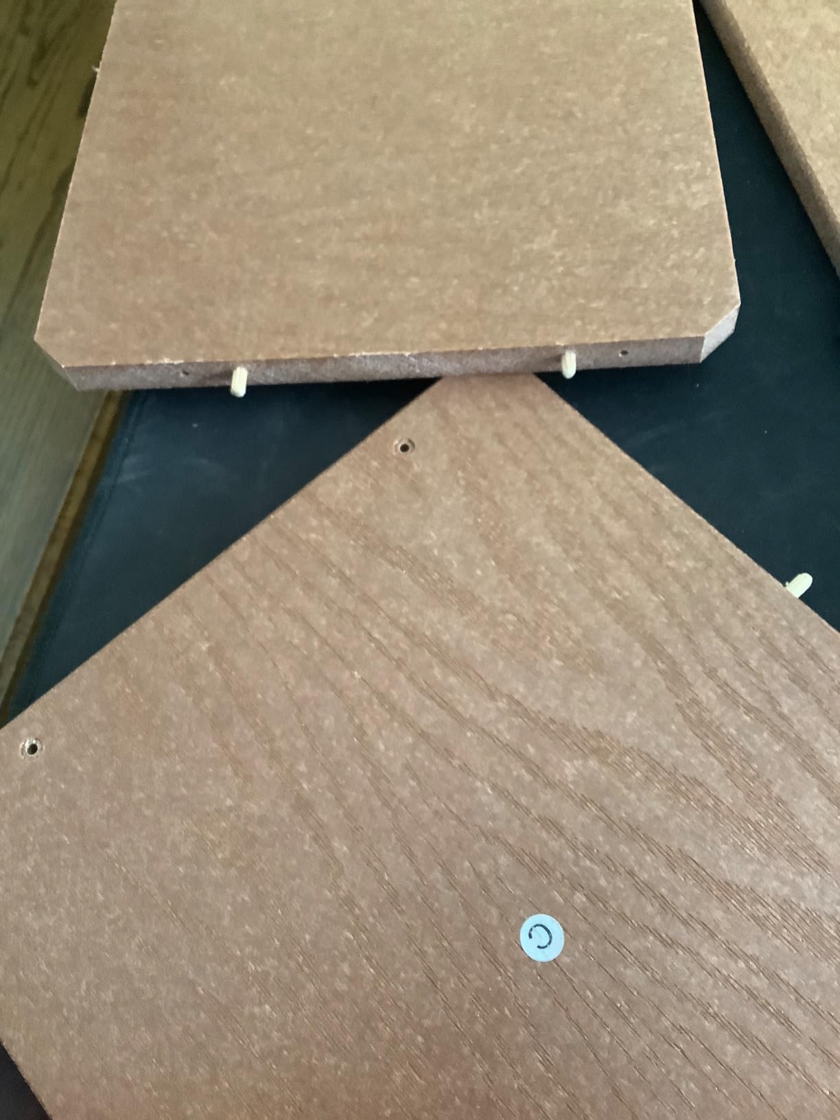 Kingsyard Large Recycled Plastic Wooden Owl House, Waterproof Screech Owl Bird Boxes for Outside, Owl Nesting Box Kit with Screws Ideal for Wildlife, Elf, Pygmy, Garden, Air Ventilation. Green customer photo 1