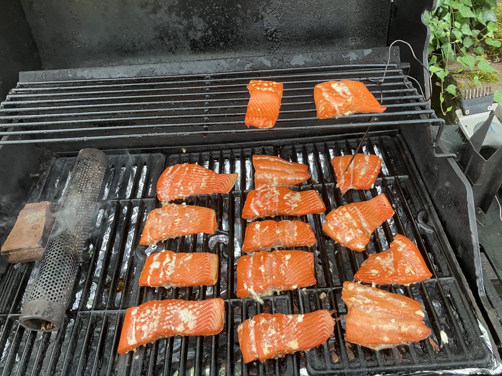 2026 Advanced Cold Smoke Generator, Tube for Pellet Smoker Upgrade, Smoker Attachment for Gas Grilling, Portable Cordless Electric, Hot or Cold Smoking: Fits Weber, Traeger, Pit Boss, East Oak ect... customer photo 2