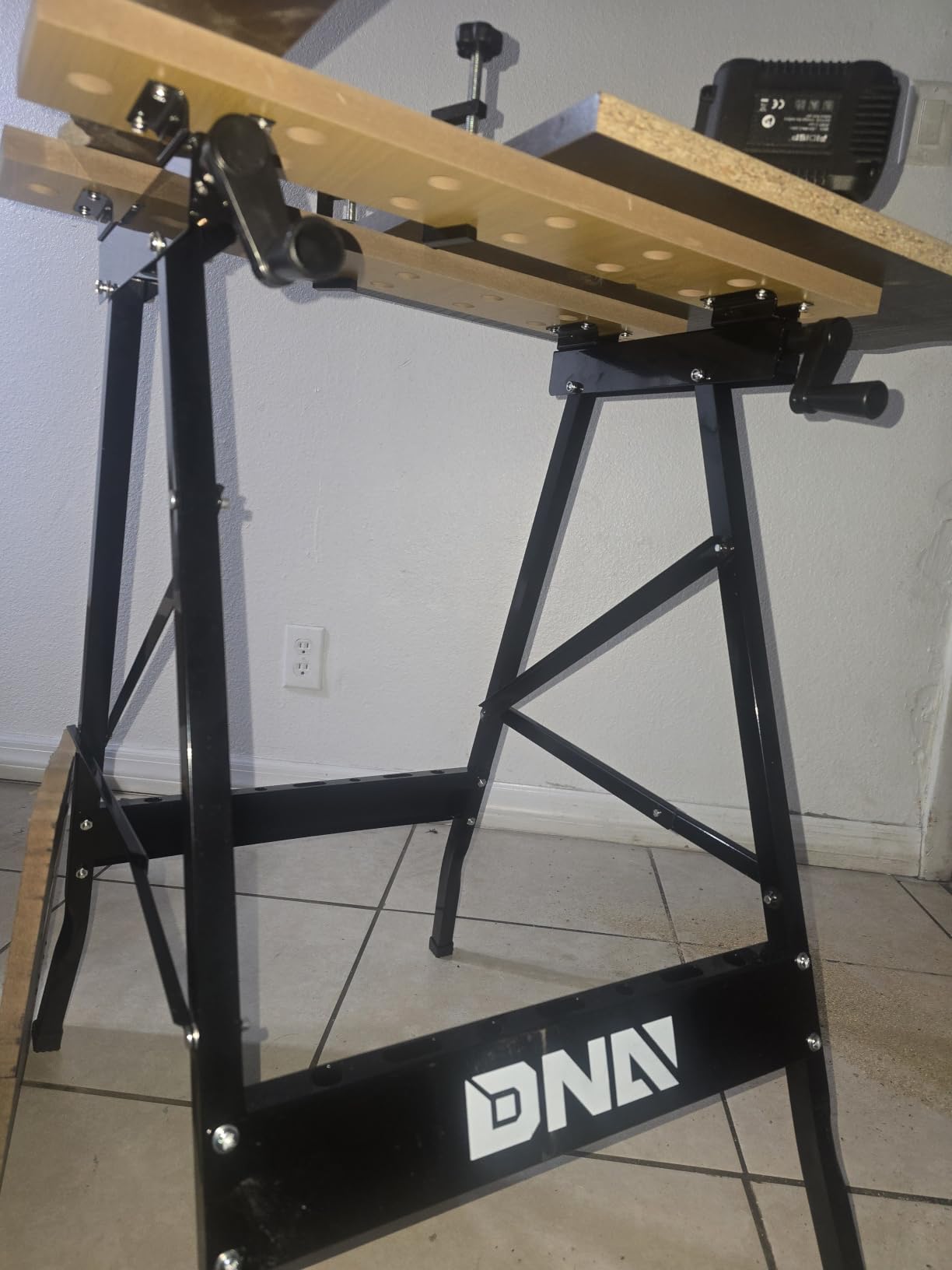 Auto Dynasty Folding Workbench w/Vise, 8-12
