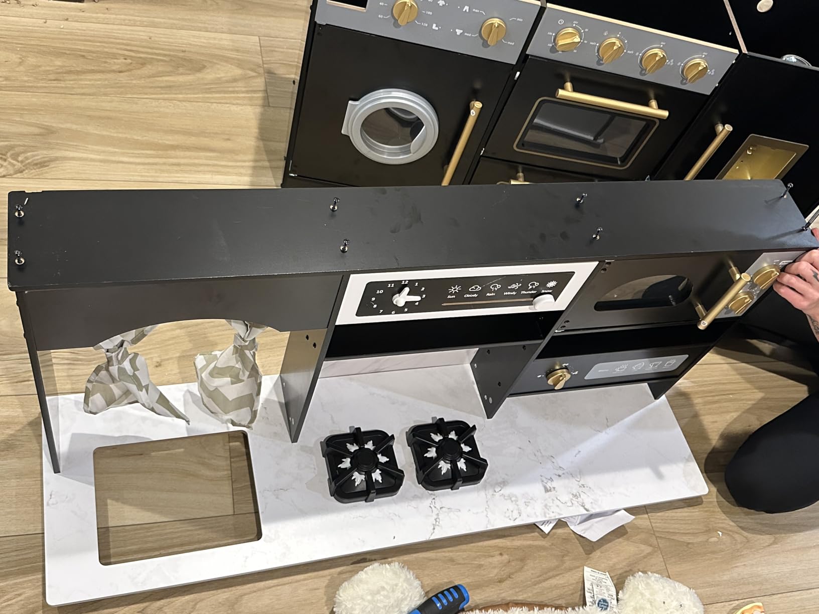 Wooden Play Kitchen Set with Ice Maker, Water Dispenser, Coffee Maker, Big Toddler Toy Kitchens Playset with Washing Machine, Sink with Running Water, Stove with Light & Sound, Gift for 3+ boy Girl (White) customer photo 2