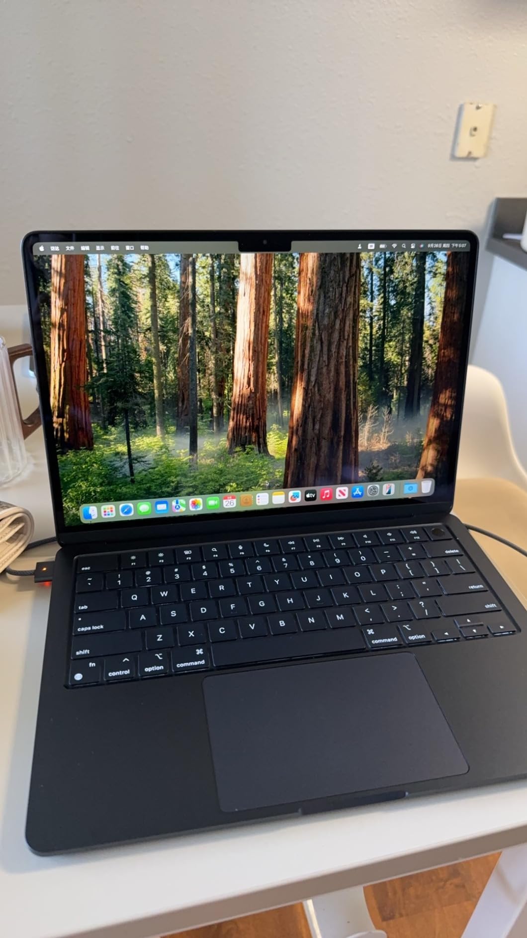 MacBook Air M3 13-inch Renewed customer photo 2