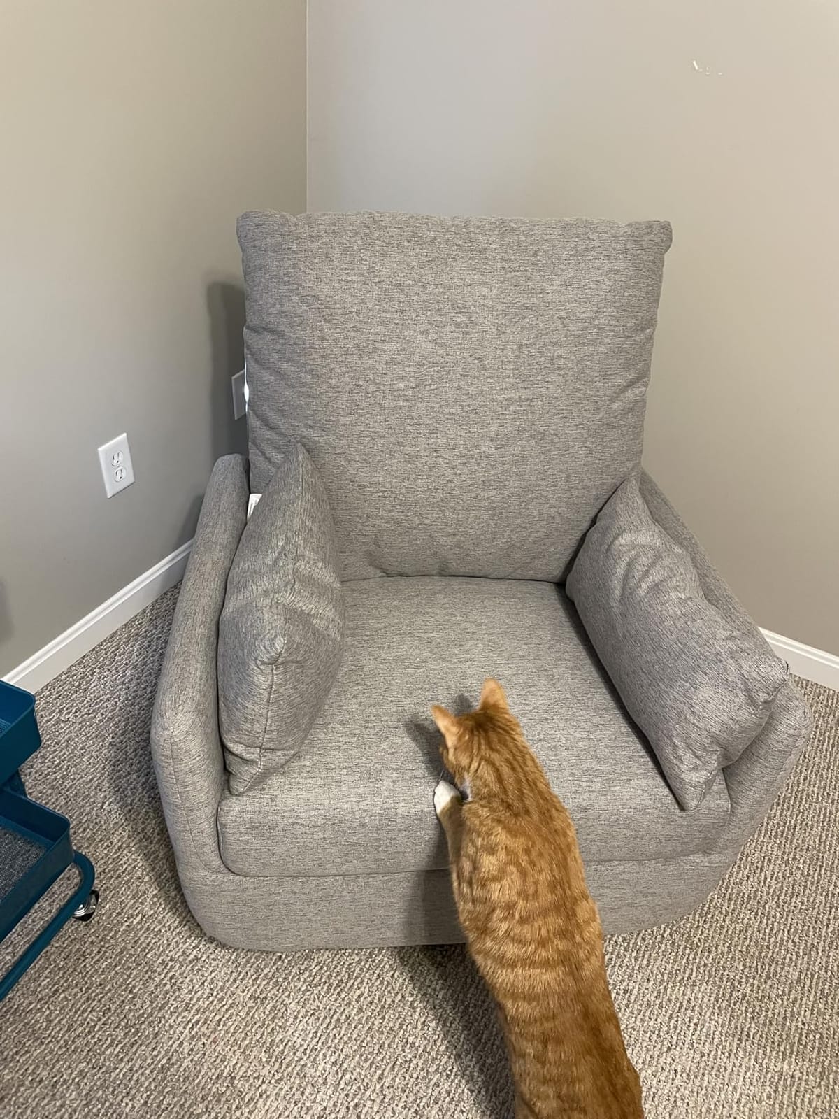Davinci Juno Swivel Glider, GREENGUARD Gold Certified, Beach | FSC & CertiPUR-US Certified Glider w/ 360° Swivel & Metal Base - Spacious Seating for Extra Comfort - Fully Assembled customer photo 2
