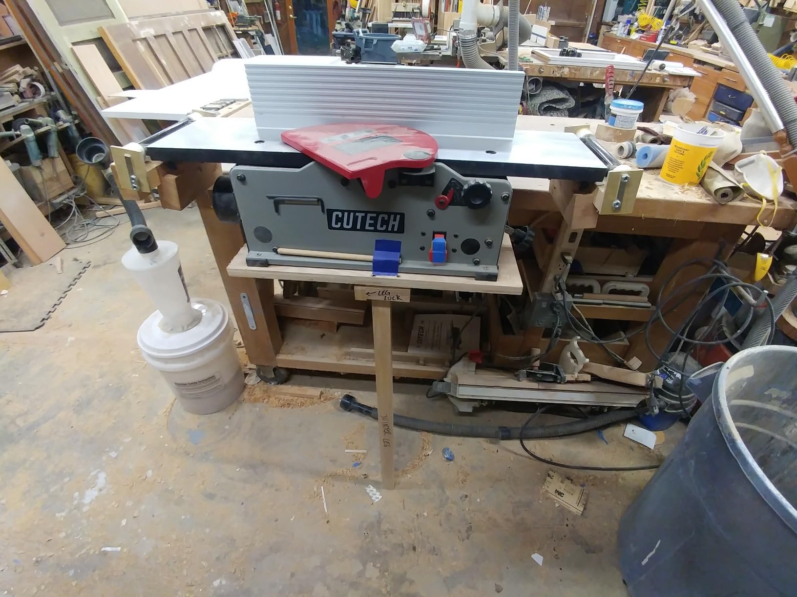 40180HB 8-Inch Spiral Cutterhead Benchtop Jointer with Teflon-Coated Aluminum Tables, 16 TC Inserts, 19-5/8