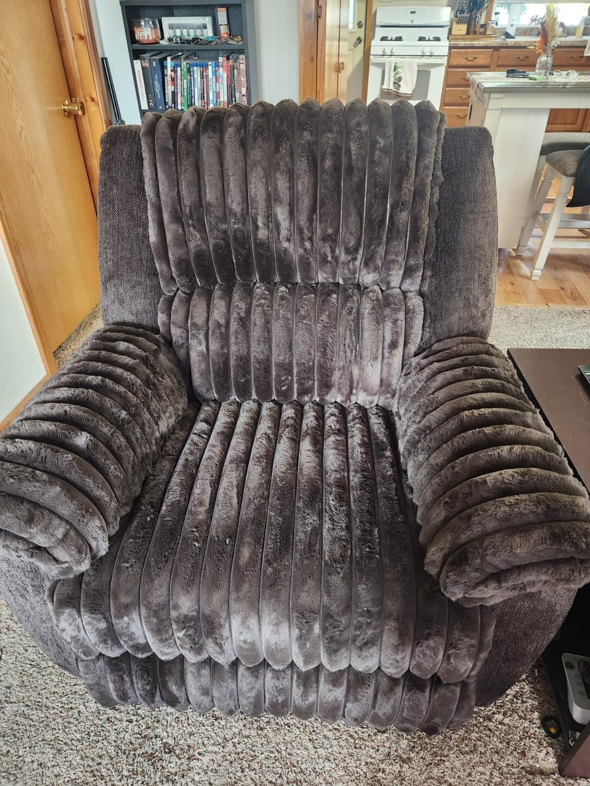 Oversized Power Recliner Chairs Zero Gravity for Big Man Faux Fur Electric Extra Large Recliners with USB Port for Living Room Soft Overstuffed Reclining Theater Seating 26