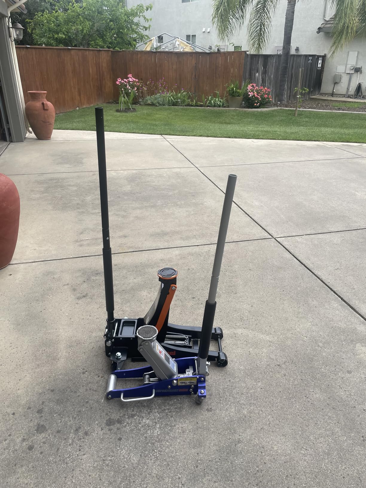 Low Profile Floor Jack 3 Ton (6600 lbs), Heavy Duty Hydraulic Jack for Car, Heavy-Duty Floor Jack with Dual Pistons Quick Lift Pump, Lifting Range 3-1/8'' to 19-7/8'' customer photo 2