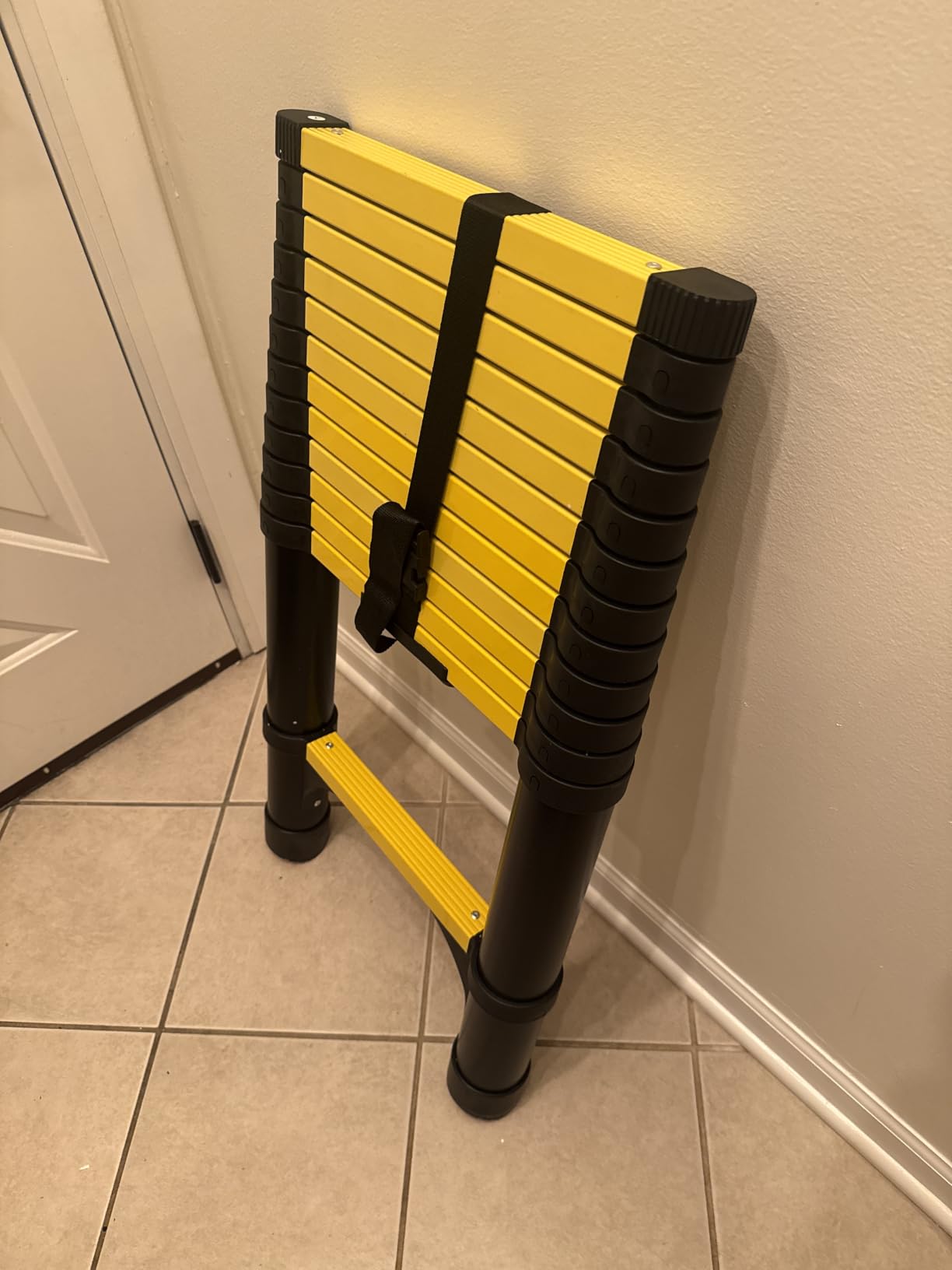 SINMEIRUN Telescoping Ladder, 20.3 FT, 330 lbs Capacity; Orange | EN131 Certified, Straight Extension Ladder; Collapsible Multi-Purpose for Home, Roof and RV customer photo 1