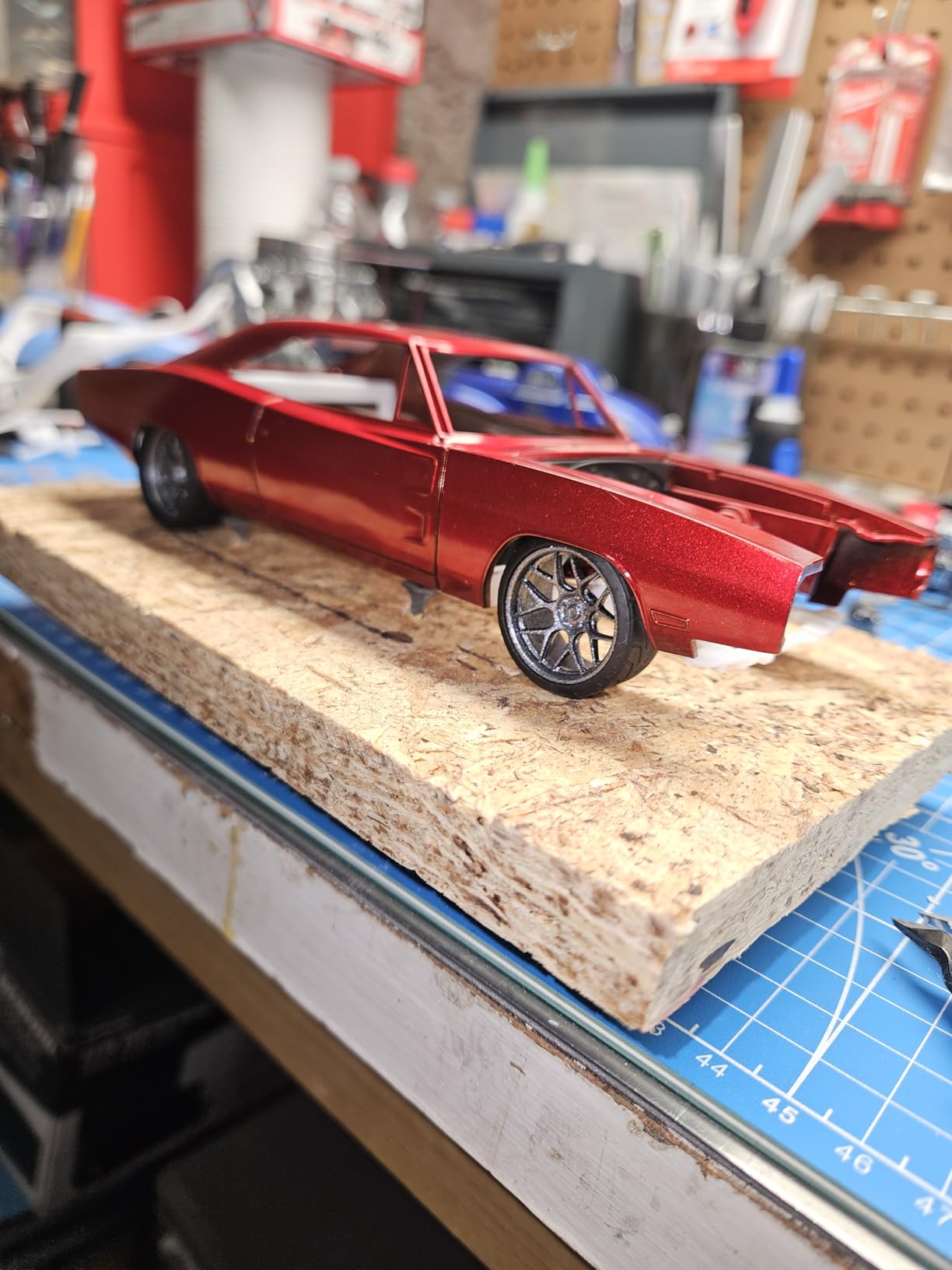 Revell 14561 1970 Dodge Charger R/T 1:25 Scale 117-Piece Skill Level 5 Model Building Kit customer photo 1