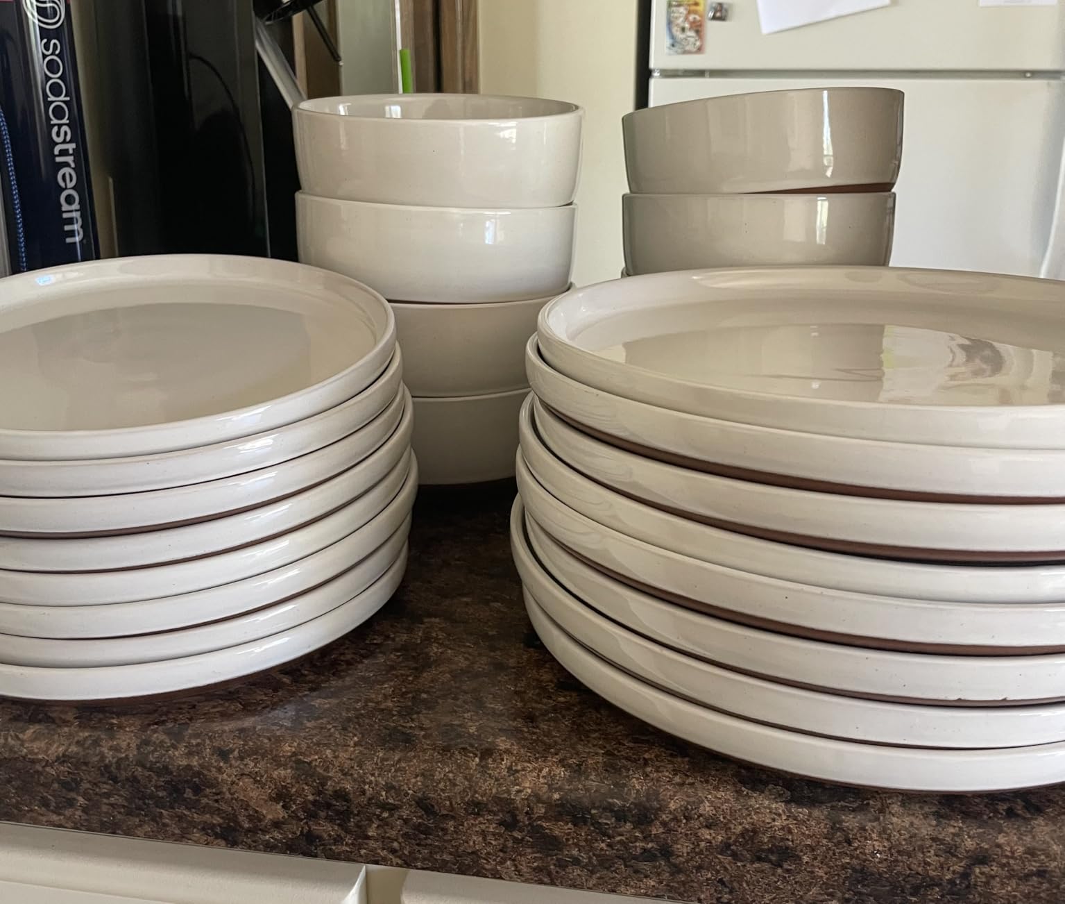 MALACASA Plates and Bowls Sets, 12 Pieces Modern Stoneware Dinnerware Set for 4 Kitchen Dinner Set Ceramic Dishware Dishes Set Microwave and Dishwasher Safe, White, Series TARA customer photo 2
