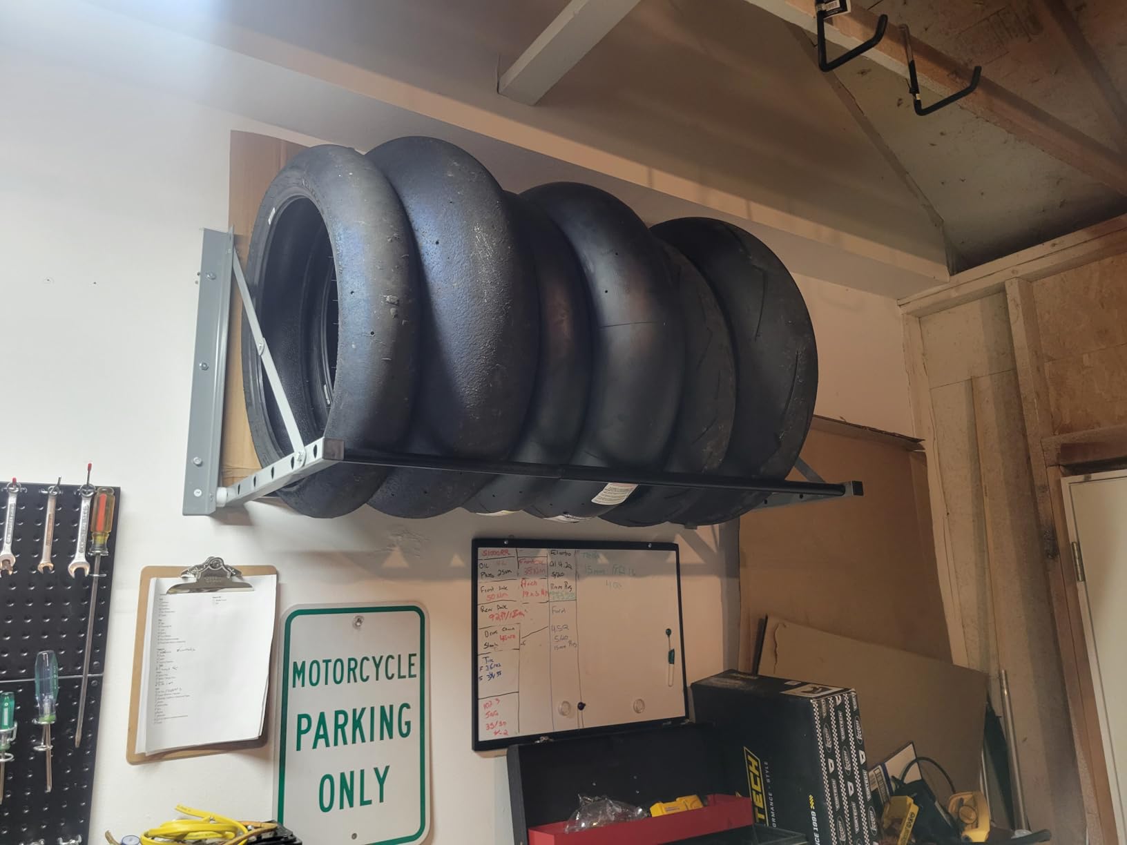 VEVOR Wall Mounted Folding Tire Rack, 32