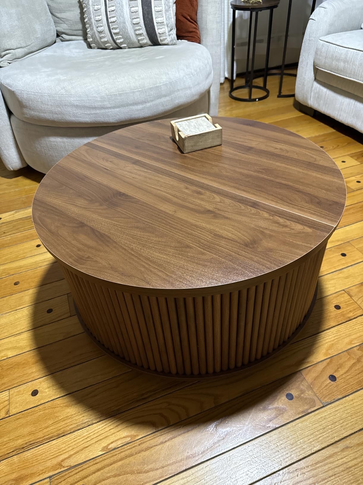 LYNCOHOME Fluted Lift Top Coffee Table with Storage, Modern Coffee Table for Living Room, Home Office (Walnut) customer photo 1