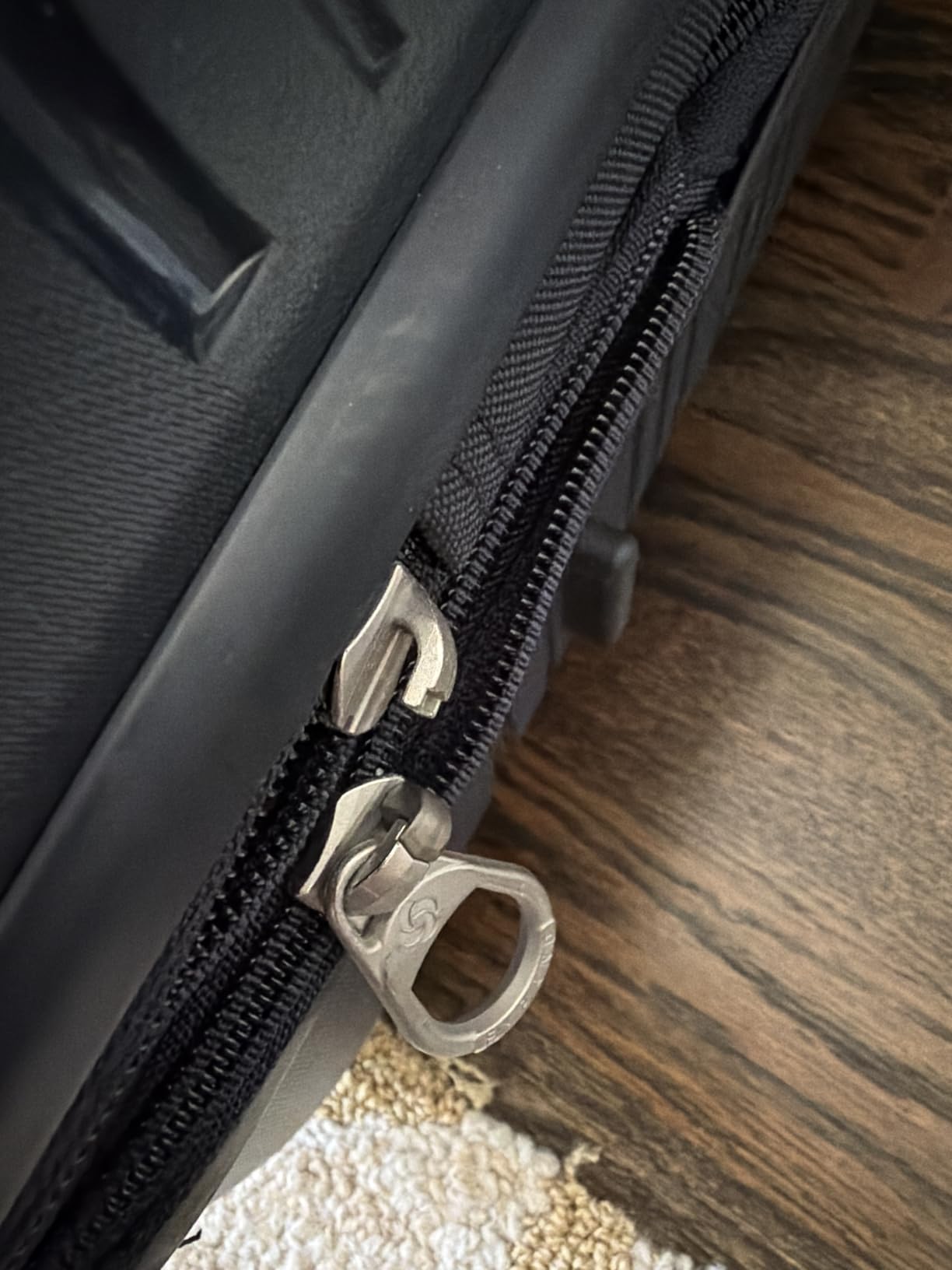 Samsonite Elevation Plus - Large Hardside Luggage - Scratch Resistant Polypropylene Shell, RightHeight Adjustable Handle, Integrated AirTag Holder, TSA Lock, WetPak Compartment - Triple Black customer photo 1