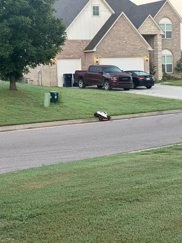 Mammotion LUBA 2 AWD 5000HX Robot Lawn Mower with 4G, Reception 1.25 Acres, Max 1.48 Acres, All-Wheel-Drive for 80% Slope, UltraSense AI Vision & RTK Automatic Edge Mapping customer photo 2