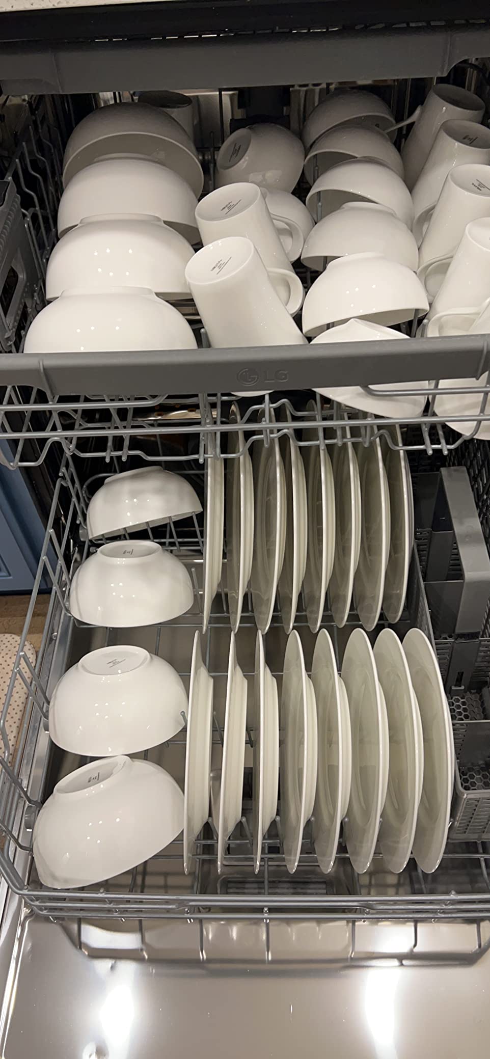 Mikasa Trellis Bone China Lightweight Chip Resistant 40 Piece Dinnerware Set, Service for 8 customer photo 2