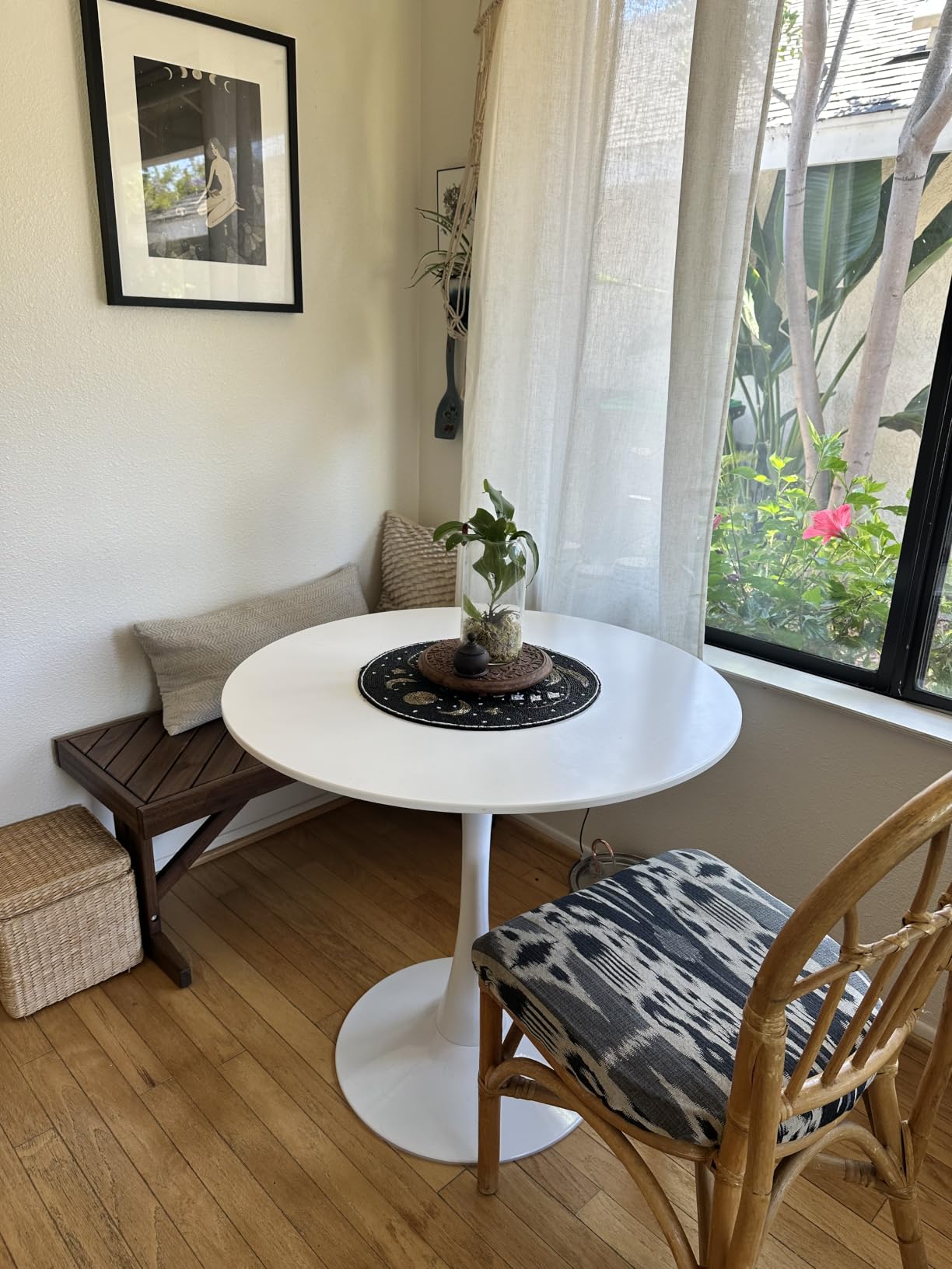 Round Dining Table, 31.5