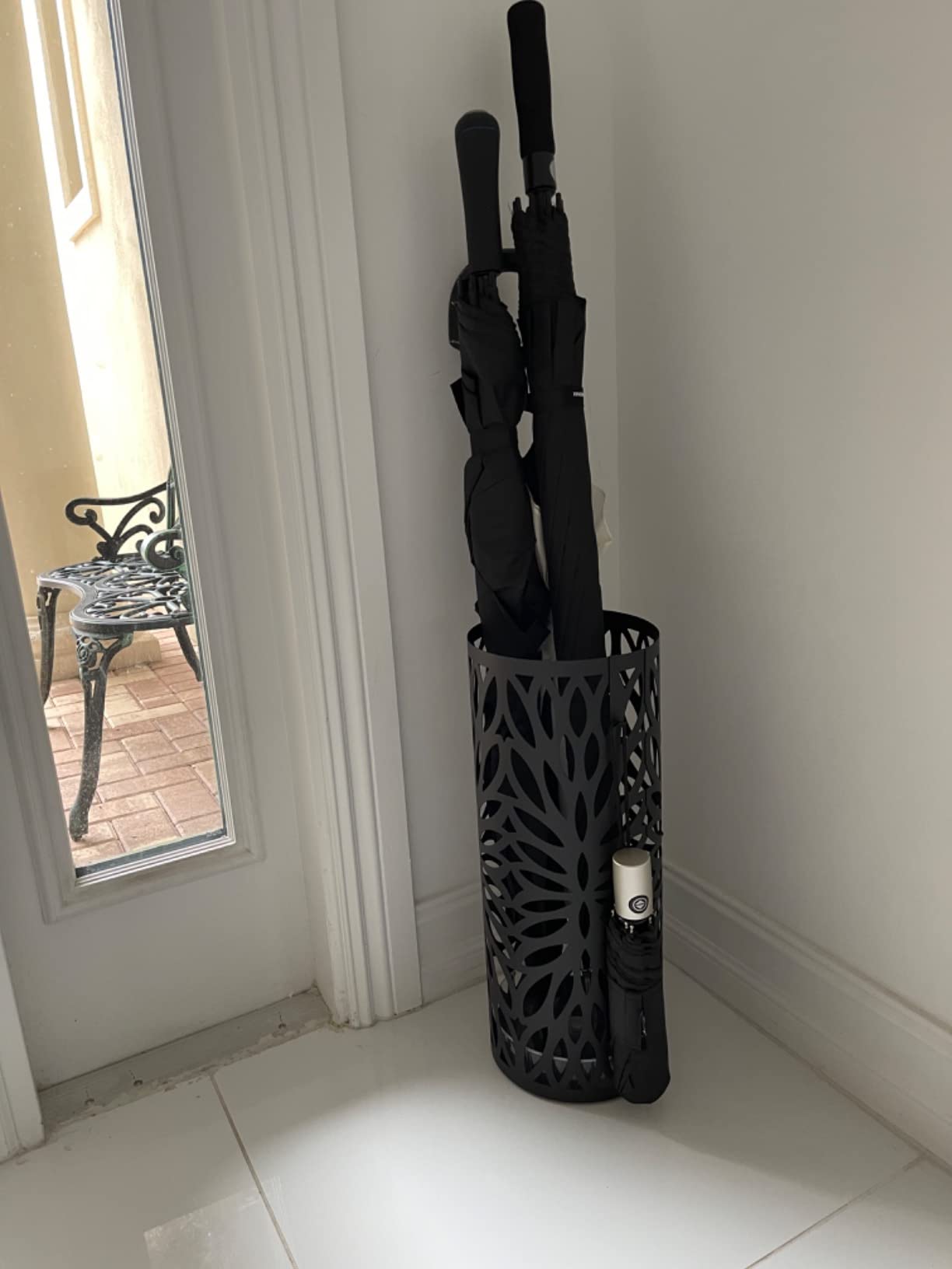SONGMICS Umbrella Stand, Umbrella Holder for Entryway, Steel Round Umbrella Rack Freestanding, for Canes Walking Sticks, with a Detachable Drip Tray, 2 Long and 2 Short Hooks, Matte Black ULUC022B01 customer photo 2