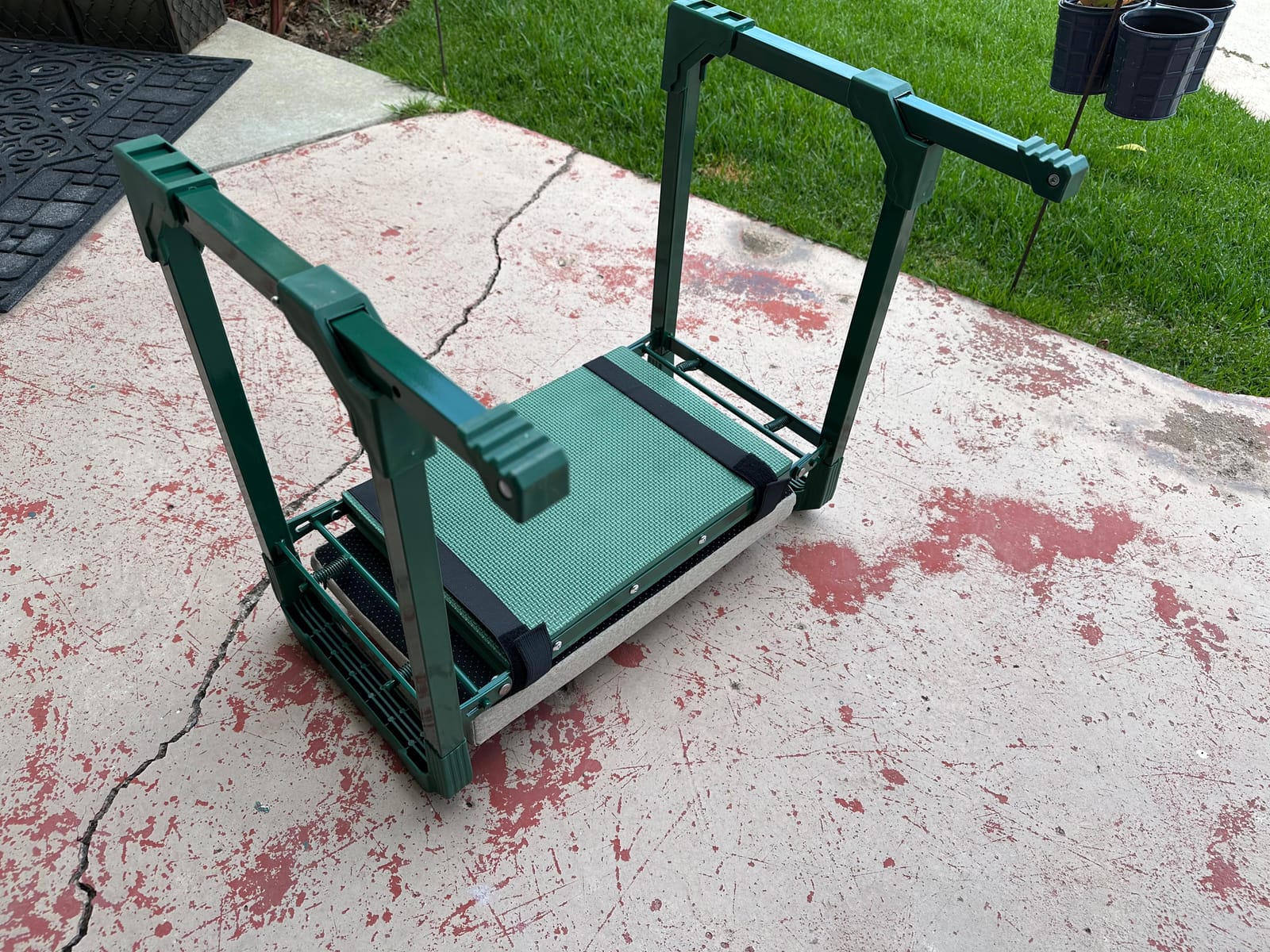 Saker Garden Kneeler and Seat Foldable Gardening Stool with Extendable Legs & Thickened Pad, Tool, Heavy Duty 400lbs Support for Elderly, Gardening, Outdoor Use customer photo 2