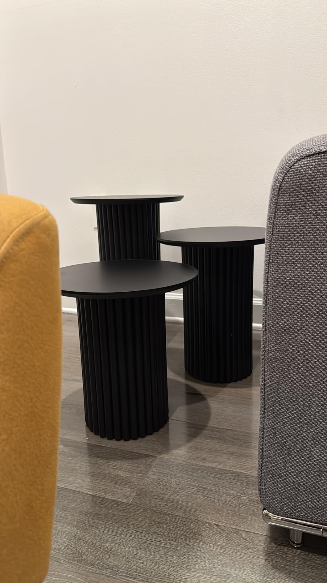 Bifins Round Nesting Coffee Table Set of 3, Mid Century Modern Fluted Coffee and End Table Set, Small Circle Wooden Side Table Drink Table for Living Room (Walnut) customer photo 2