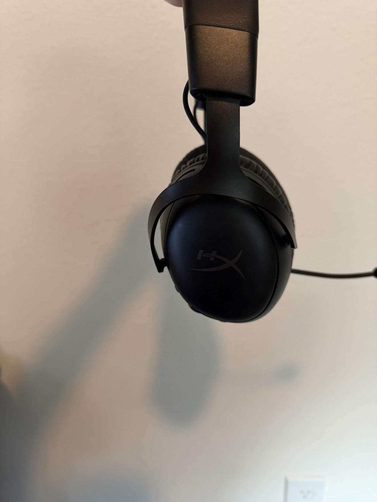 HyperX Cloud III S - Wireless Gaming Headset, 2.4GHz, Bluetooth, Battery Life up to 120 Hours 2.4GHz / 200 Hours Bluetooth, 53mm Angled Drivers, 10mm Detachable Mic, Customizable - Black/Red customer photo 2