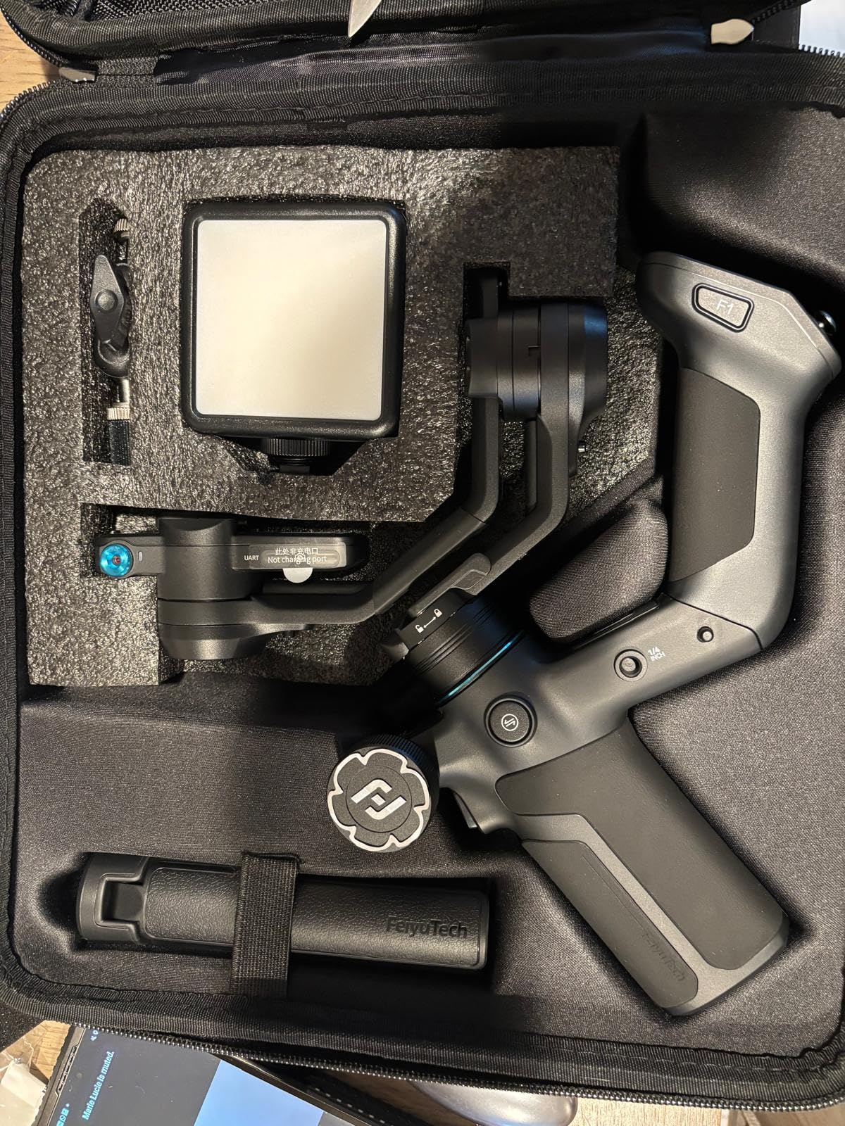 Feiyu SCORP Mini 3 Pro Kit, Gimbal Stabilizer for Camera, iPhone, Action Cam | Built-in AI Tracking, 4.4lb Payload, Detachable Screen Handle, w/Case, Light, Vertical Shoot, For Canon/Sony/Nikon Camera customer photo 1