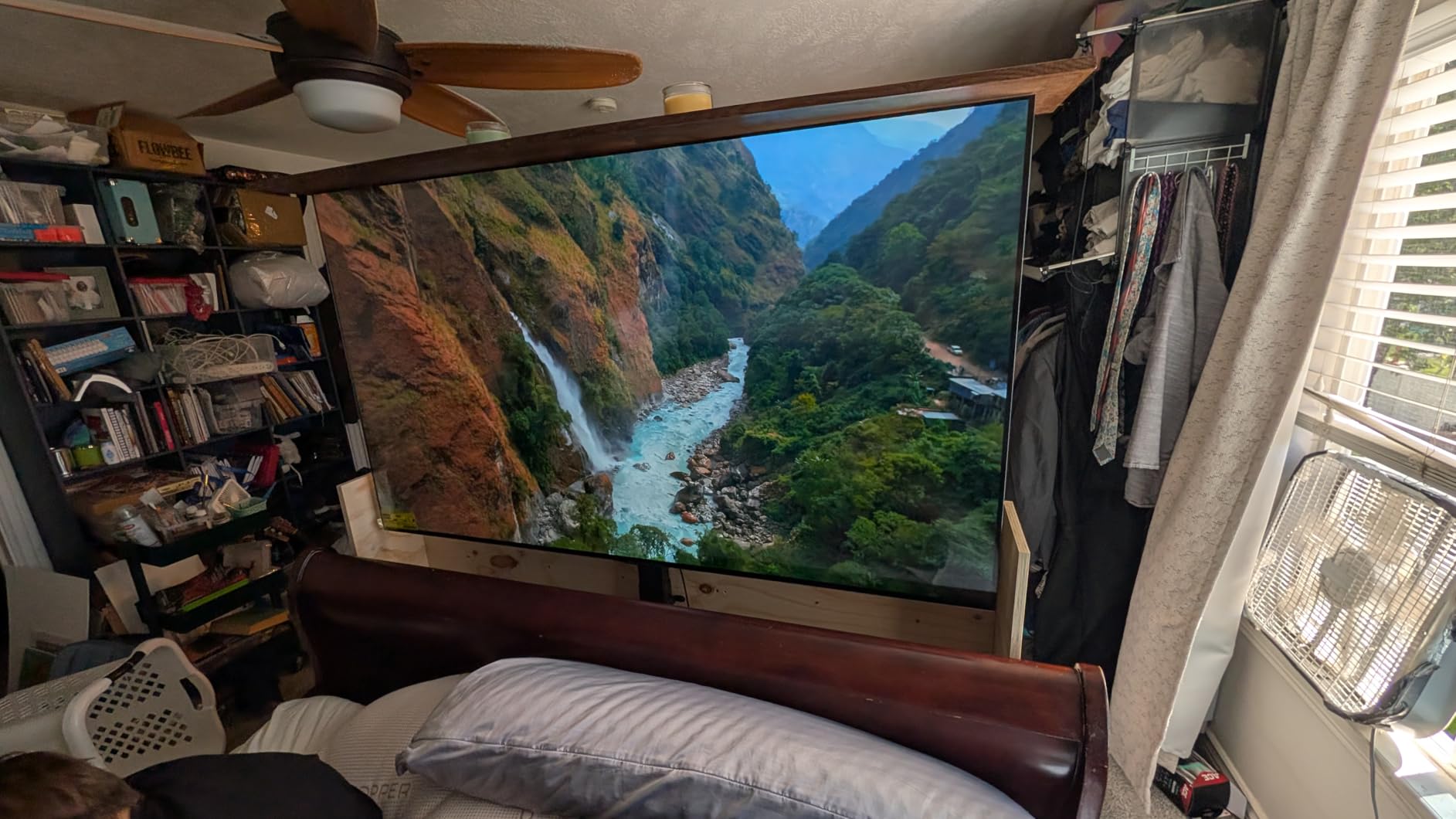 VIVO Motorized TV Stand with Tuya Smart App, MOUNT-E-UP80P customer photo 1