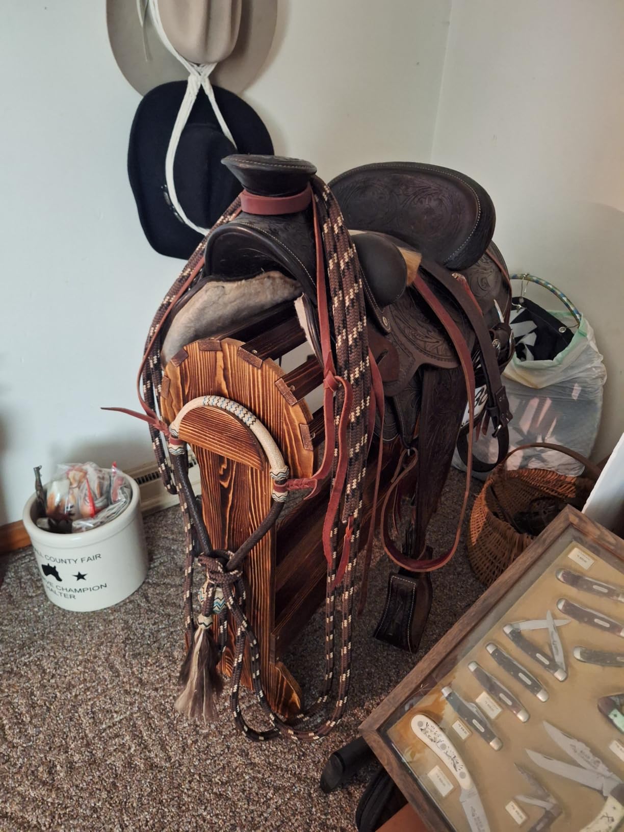 Large Wood Saddle Rack with Curved Top Surface, Bridle Rack & Heavy-Duty Saddle Stand, Suitable for Displaying Trophy Tack at Home, Walnut customer photo 1