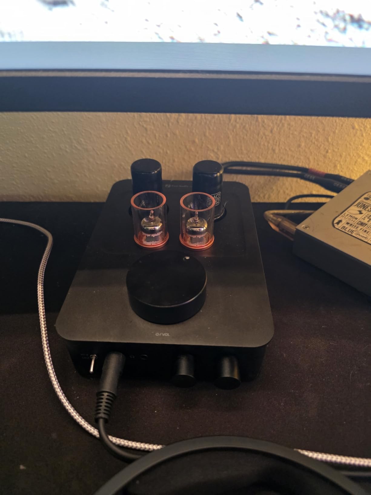 Fosi Audio GR70 Tube Headphone Amp Preamp, Authentic Tube-Amplification with Vacuum 5654W*2 & 6AC7*2, Mini HiFi Preamplifier for Home Audio, 3.5mm & 6.35mm Jacks Supporting 16-300 ohms Impedance customer photo 2
