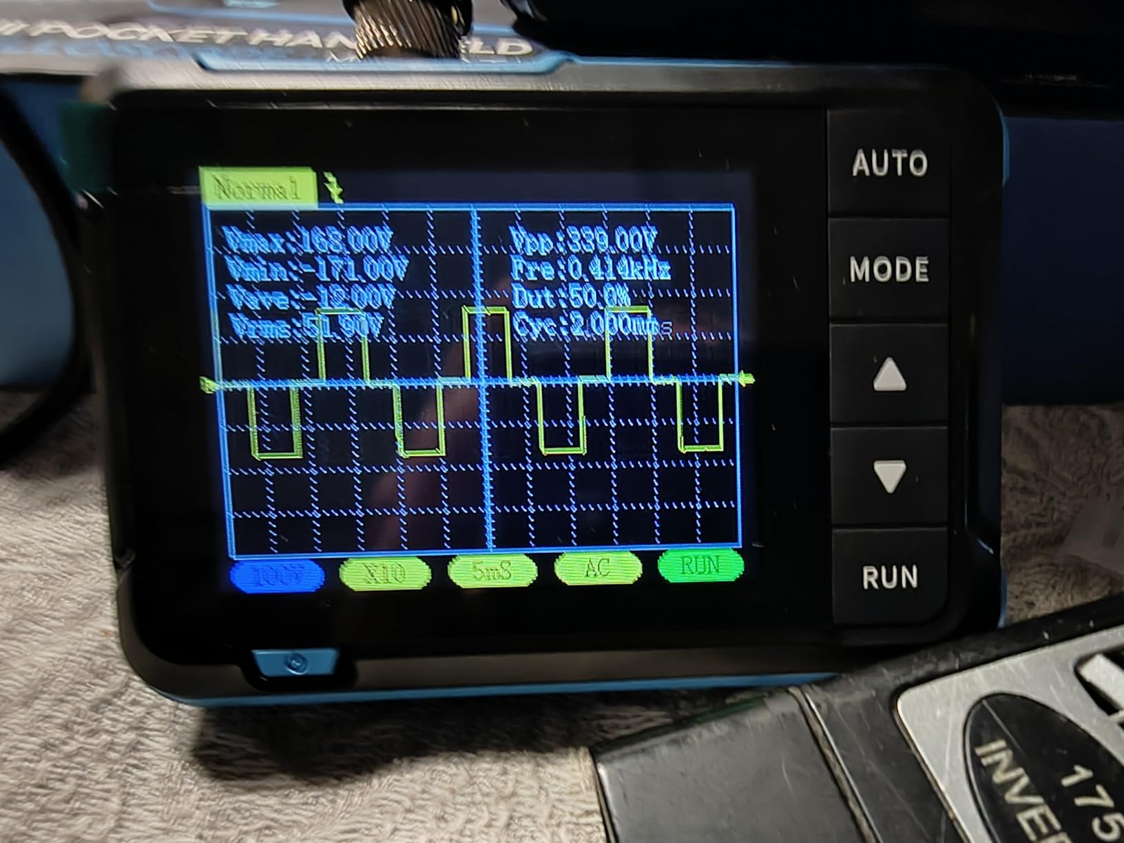 FNIRSI DSO152 Handheld Oscilloscope 200kHz Bandwidth, 2.5MS/s Sampling Rate | 2.8