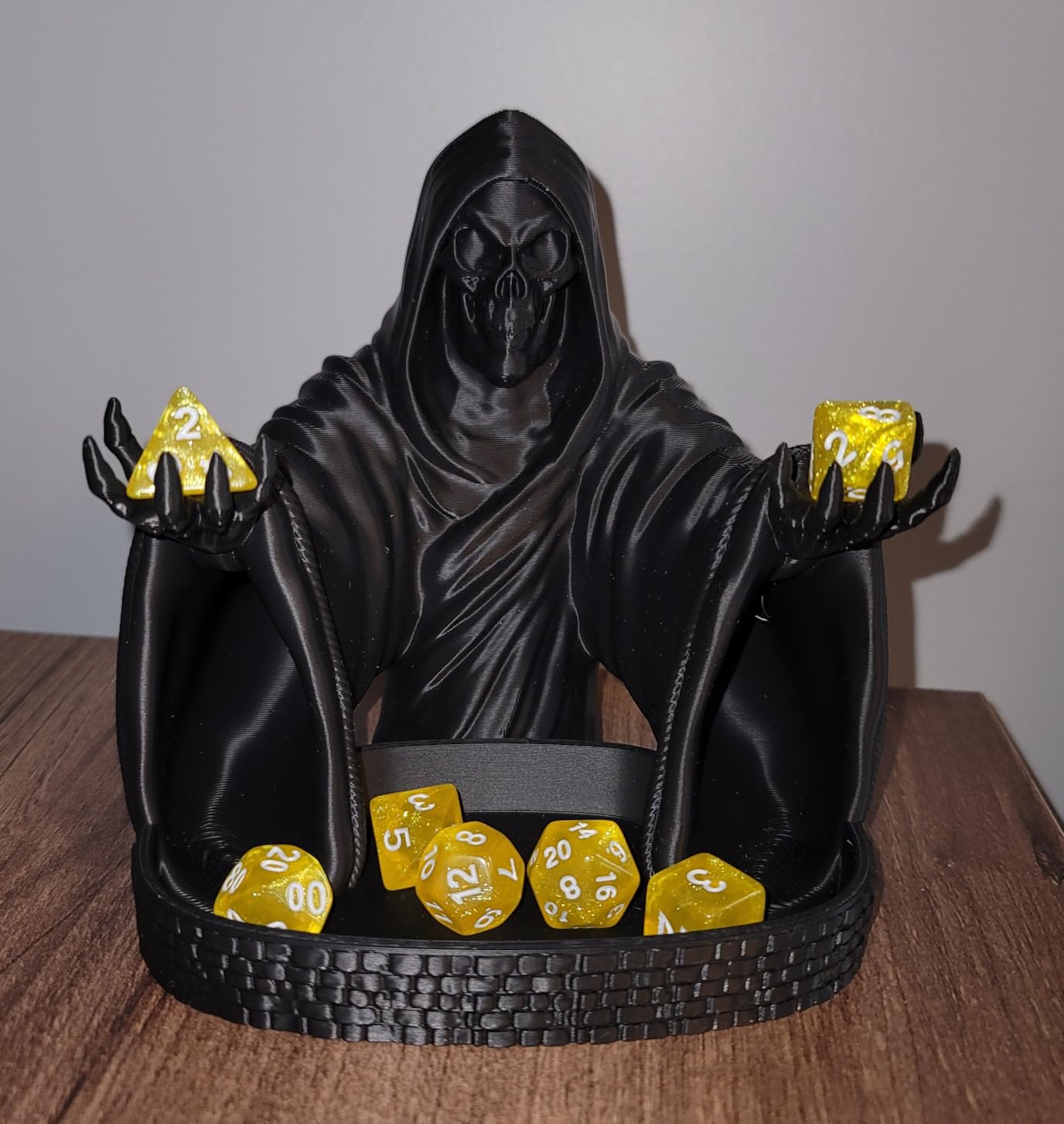 MunnyGrubbers - Grim Reaper Dice Tower - Original Design - (Random 7PCS D20 Dice Set Included) - Tabletop Roleplaying Game - Dice Roller - Dungeons and Dragons - DND - D&D - (Black) customer photo 1